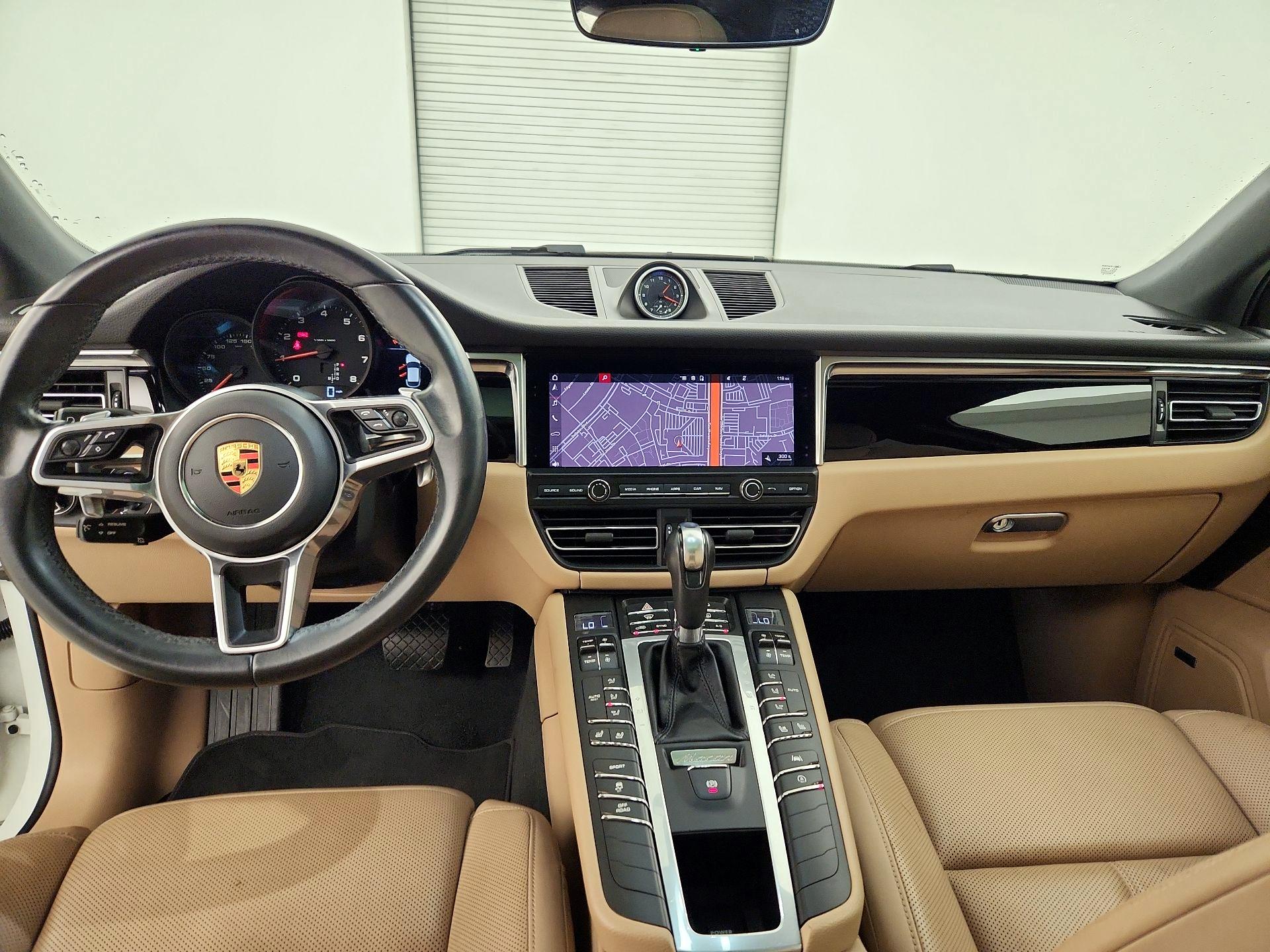 Thumbnail: 2021 Porsche Macan - 9