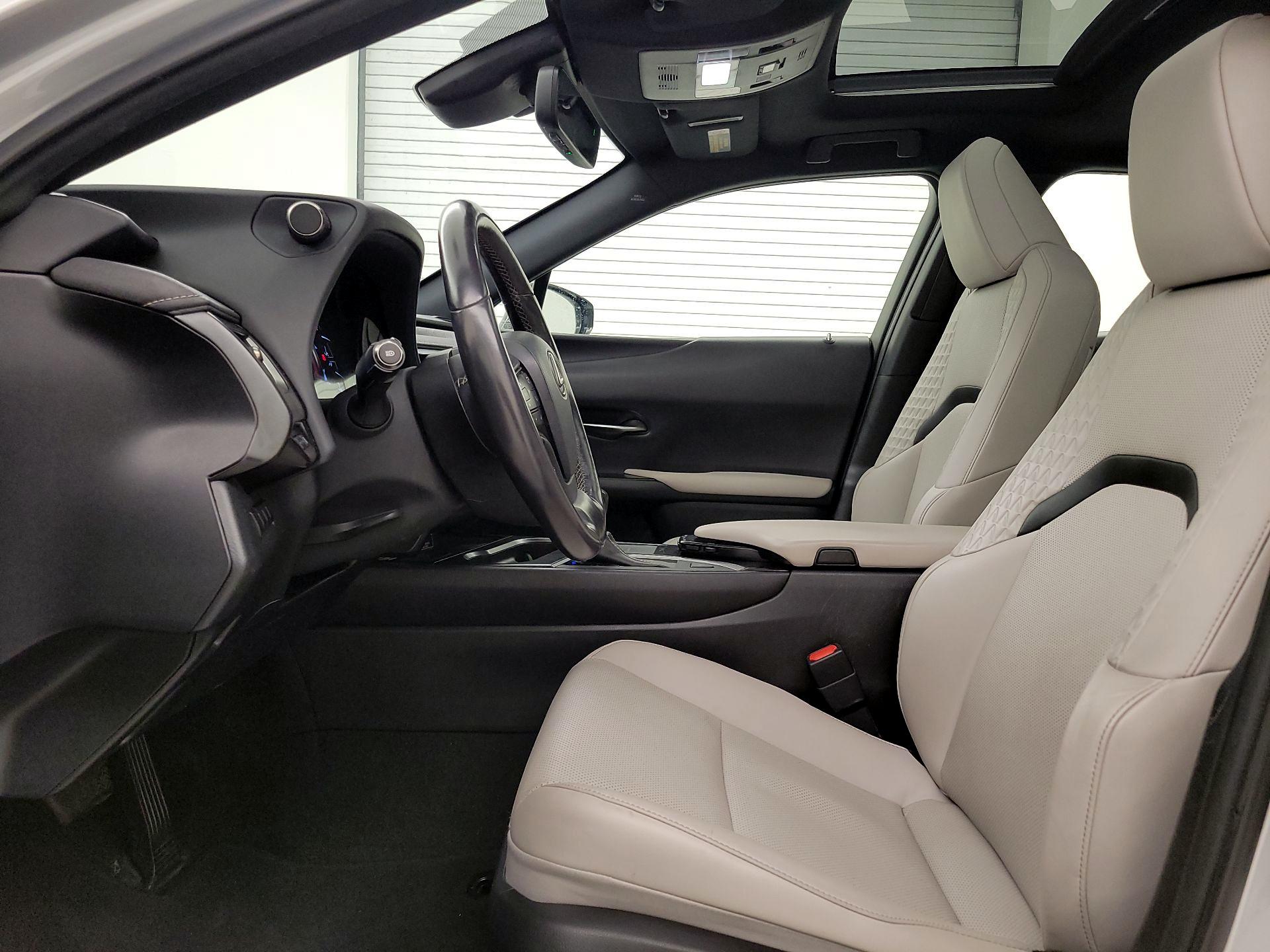 Thumbnail: 2020 Lexus UX - 11