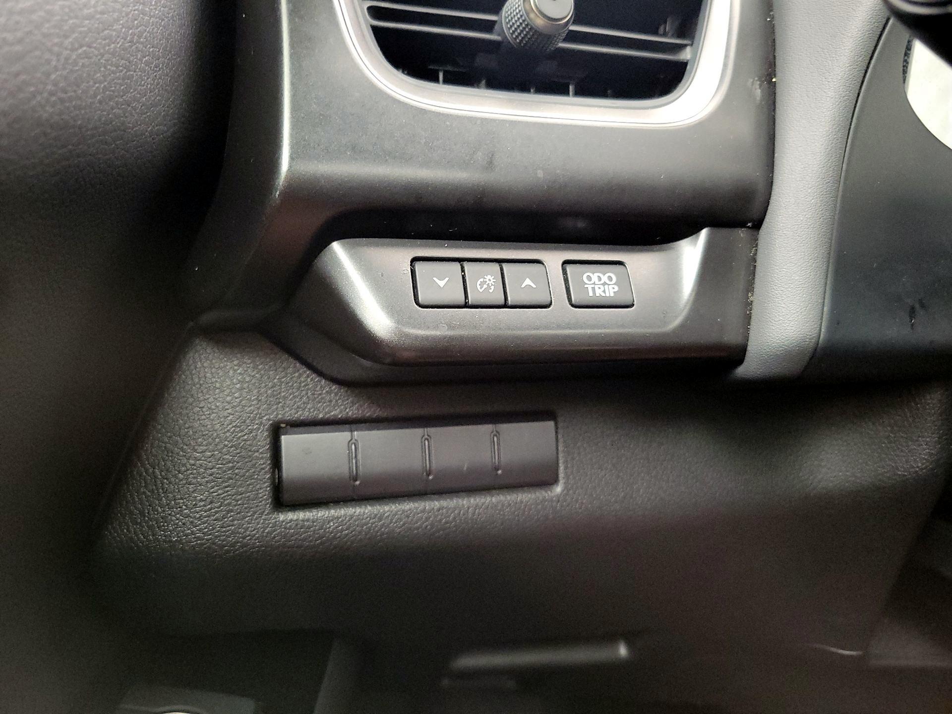 Thumbnail: 2020 Lexus UX - 13