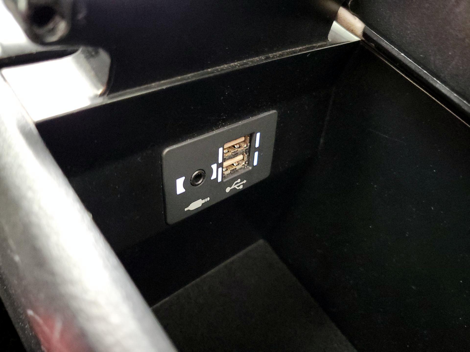 Thumbnail: 2020 Lexus UX - 18