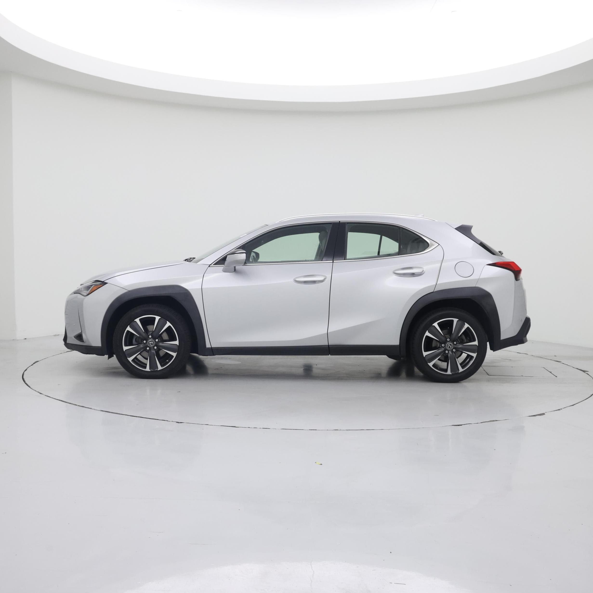 Thumbnail: 2020 Lexus UX - 3