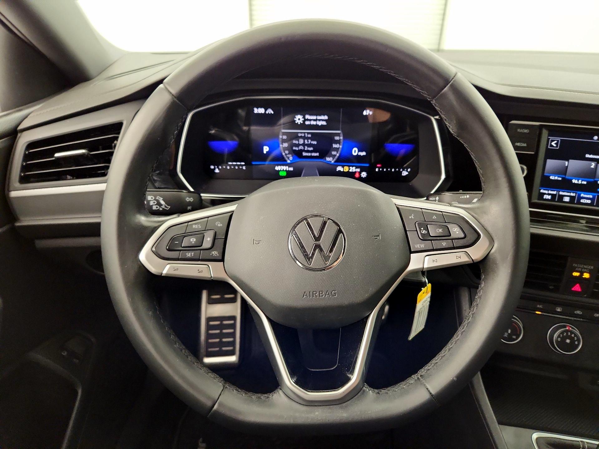 Thumbnail: 2023 Volkswagen Jetta - 10