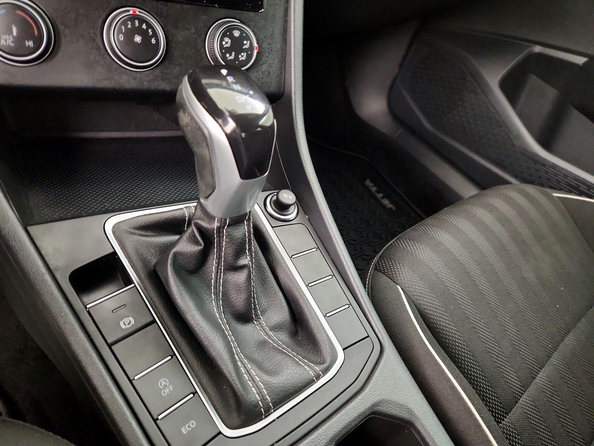 Thumbnail: 2023 Volkswagen Jetta - 17