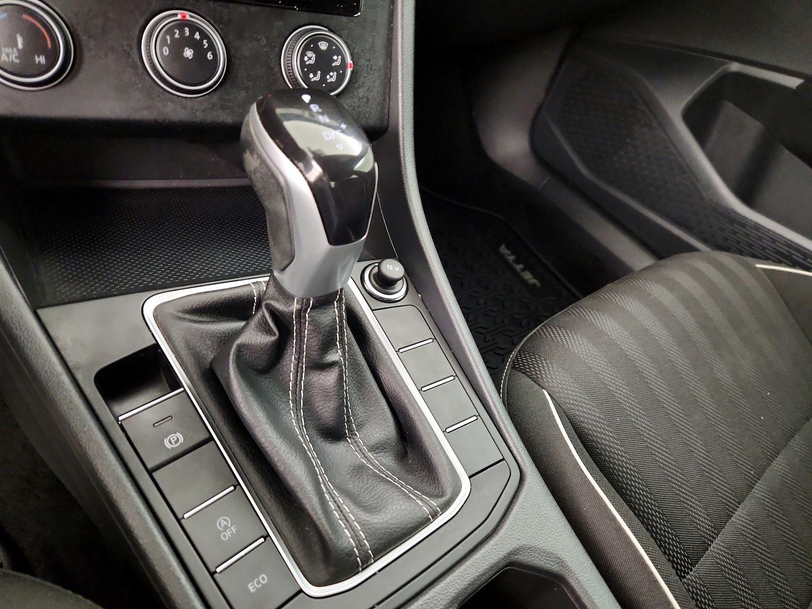 2023 Volkswagen Jetta Sport - Photo 18