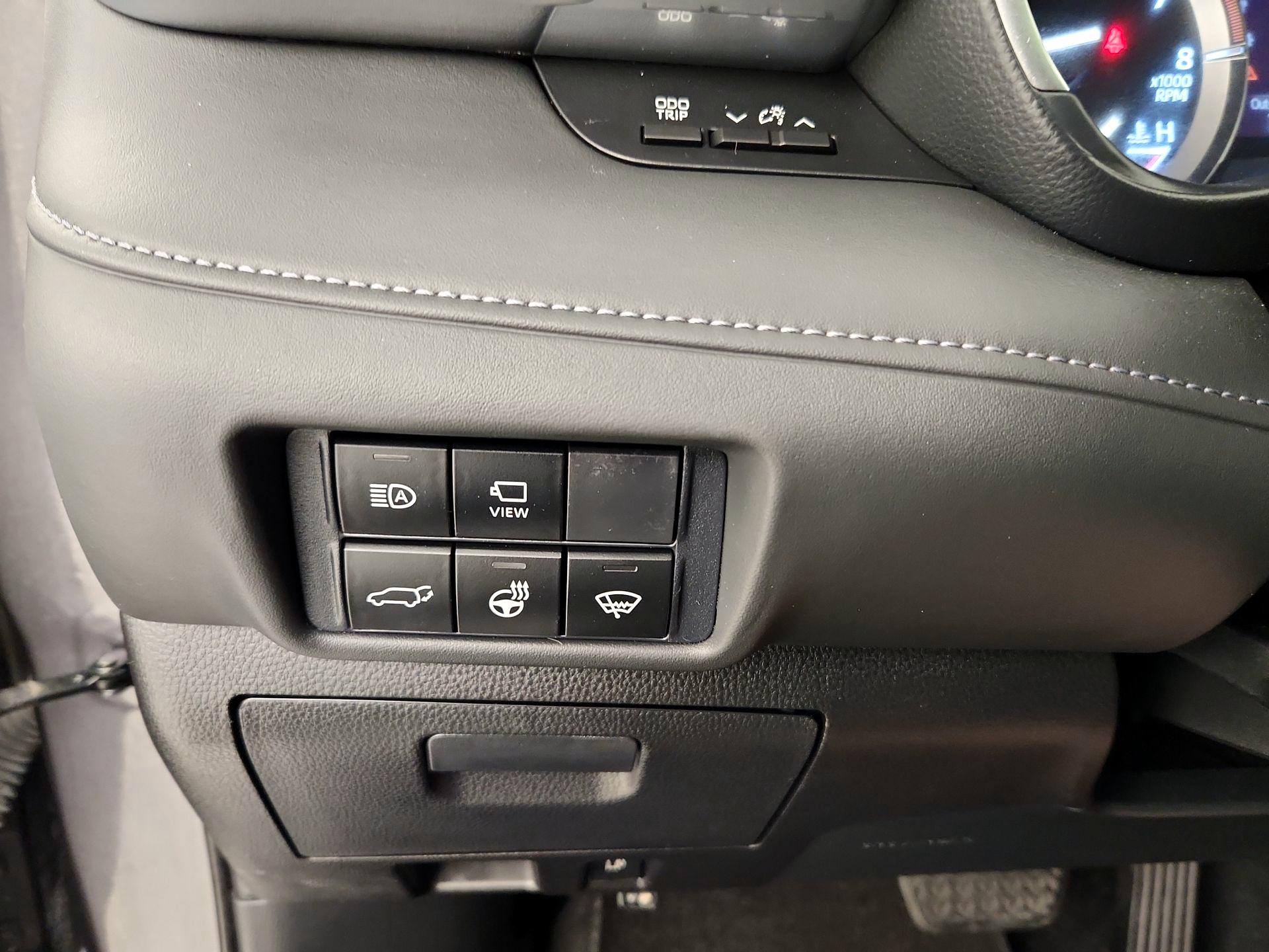 Thumbnail: 2021 Toyota Highlander - 13