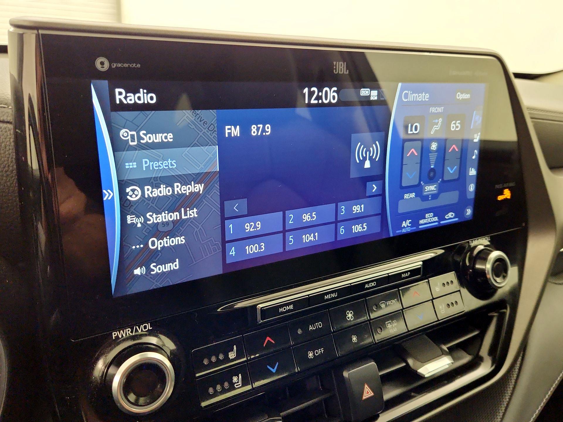 Thumbnail: 2021 Toyota Highlander - 16