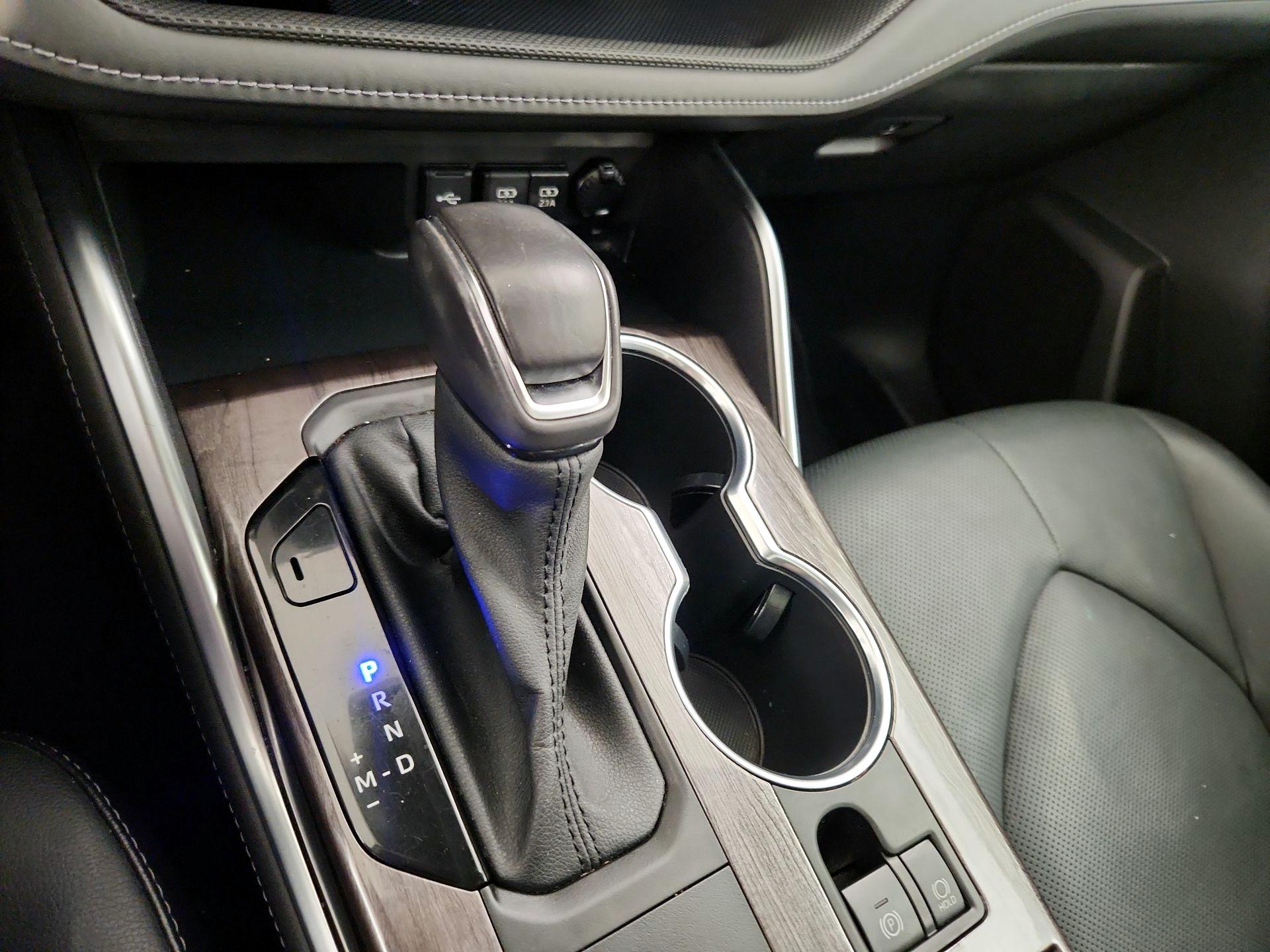 Thumbnail: 2021 Toyota Highlander - 18