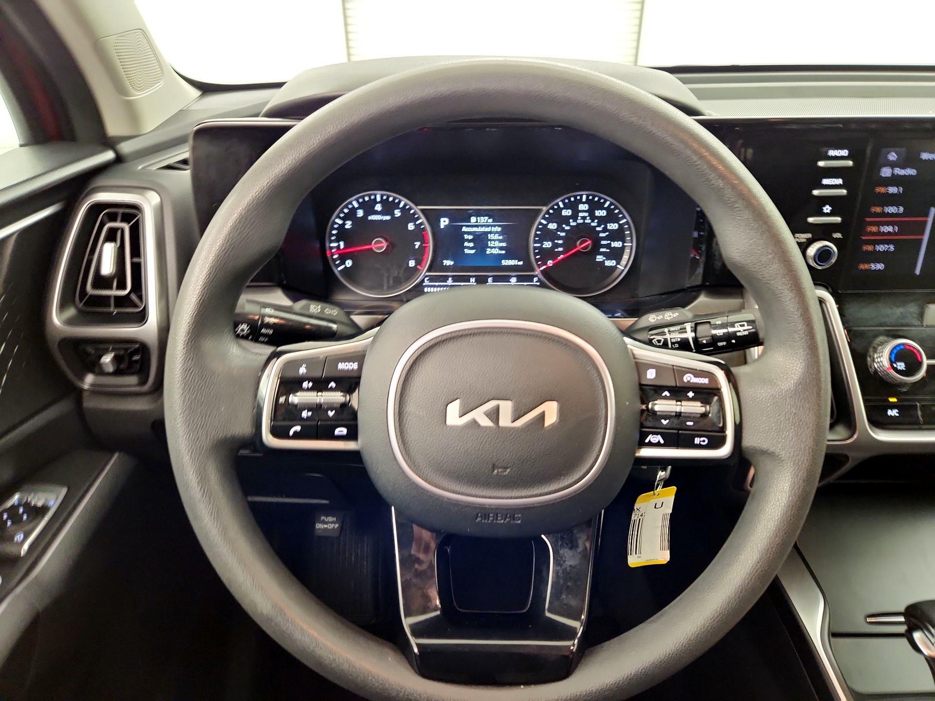 Thumbnail: 2023 Kia Sorento - 10