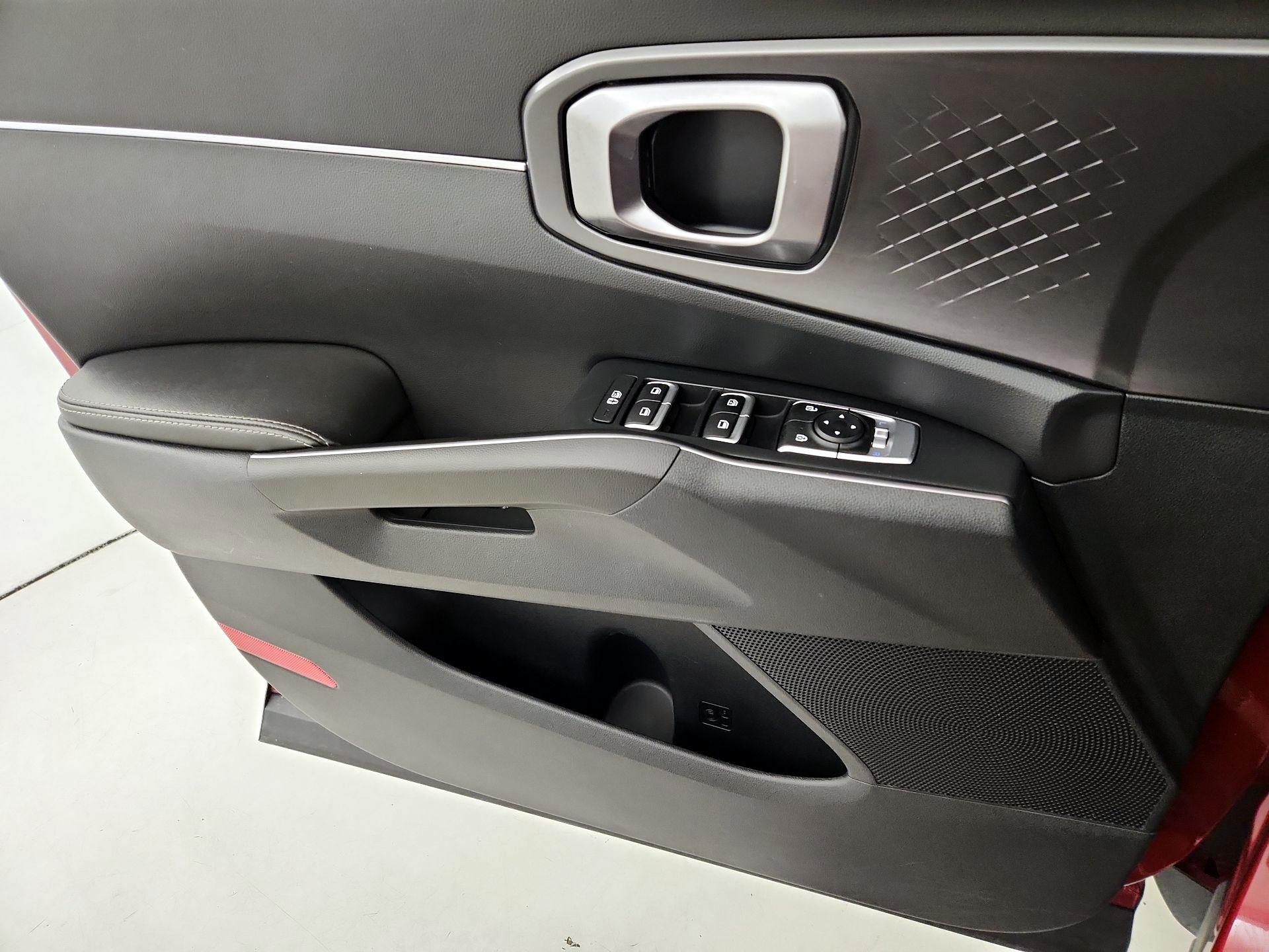 Thumbnail: 2023 Kia Sorento - 12