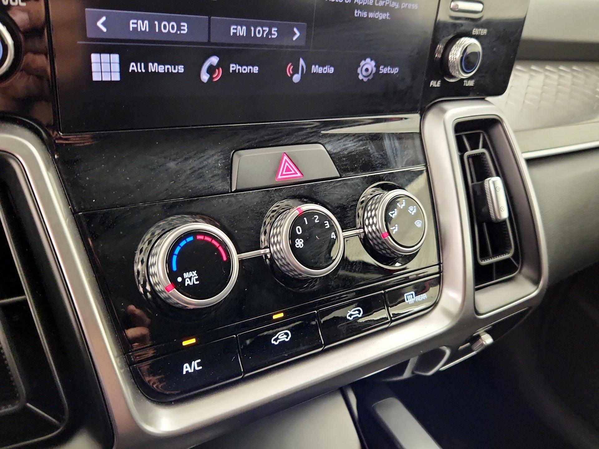 Thumbnail: 2023 Kia Sorento - 16