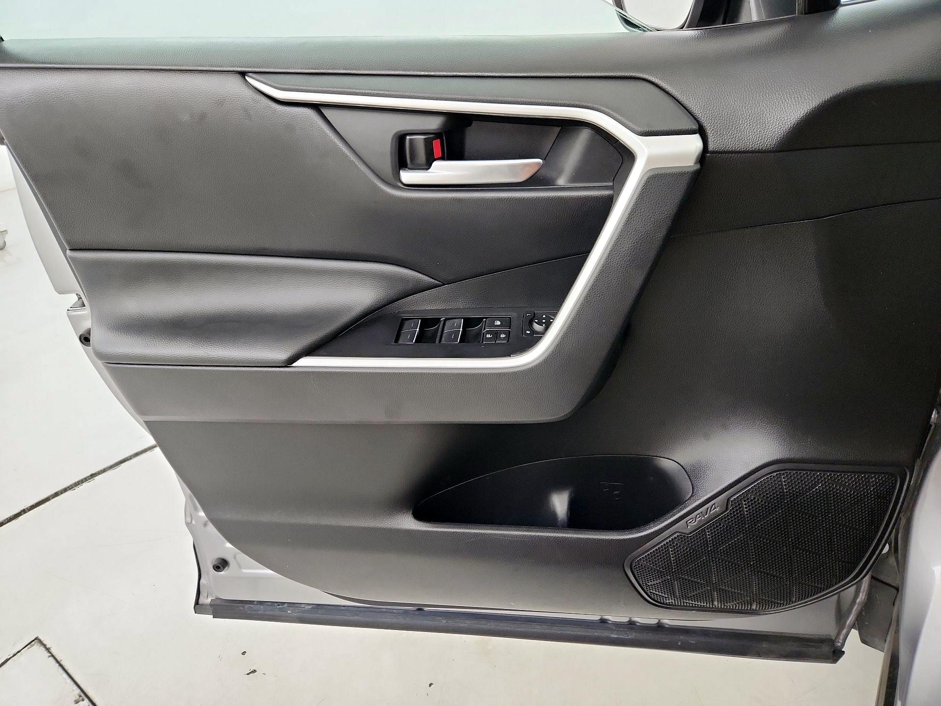 Thumbnail: 2023 Toyota RAV4 - 12