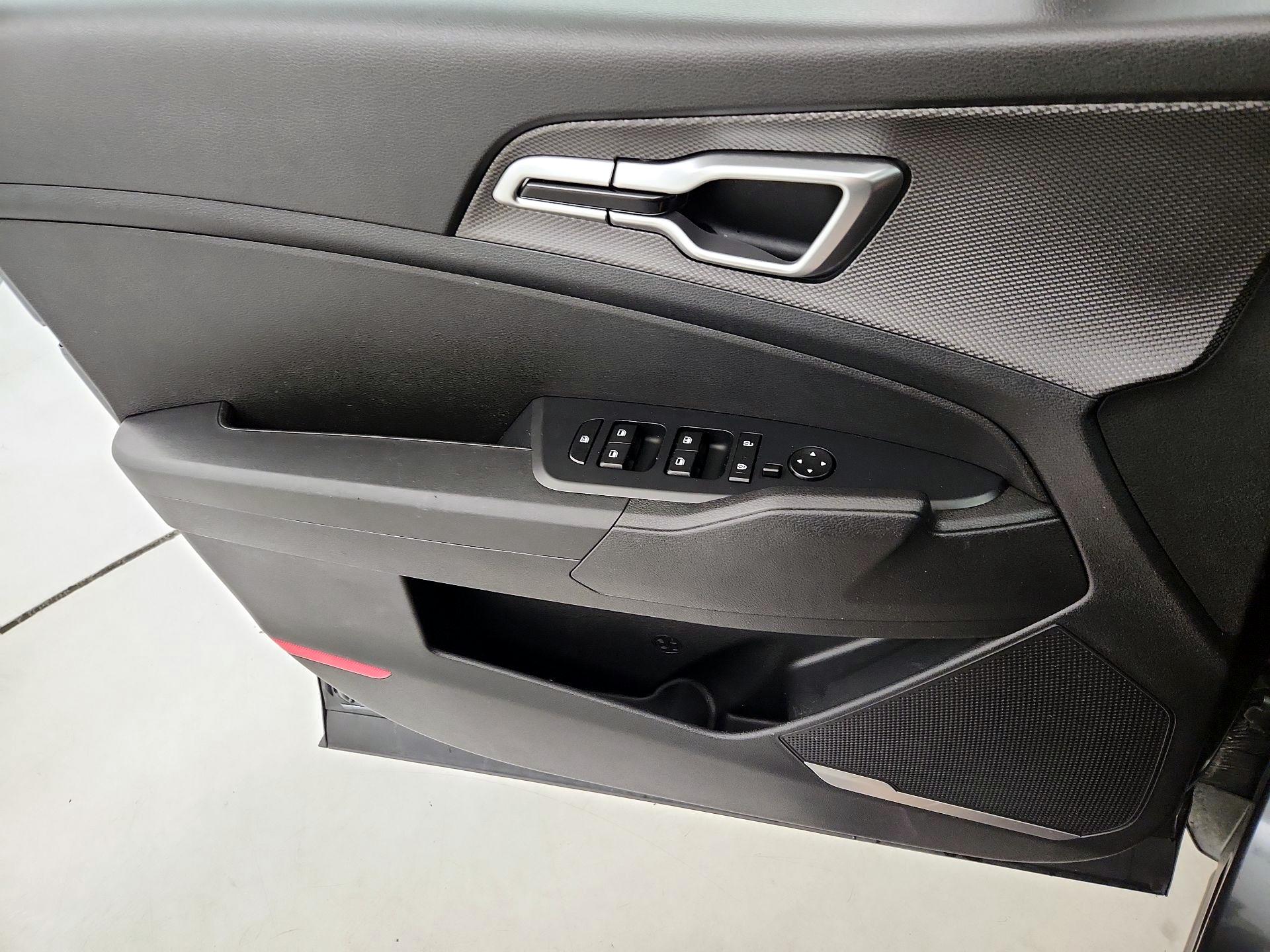 Thumbnail: 2023 Kia Sportage - 12