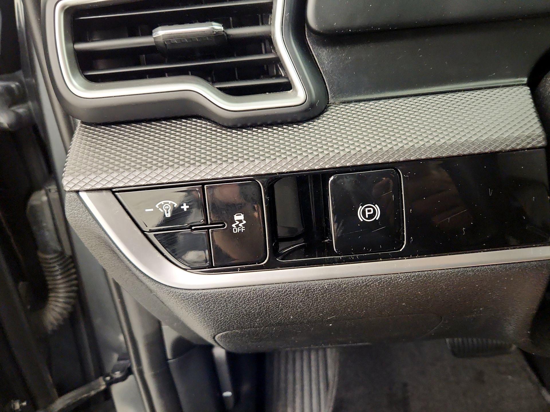 Thumbnail: 2023 Kia Sportage - 13