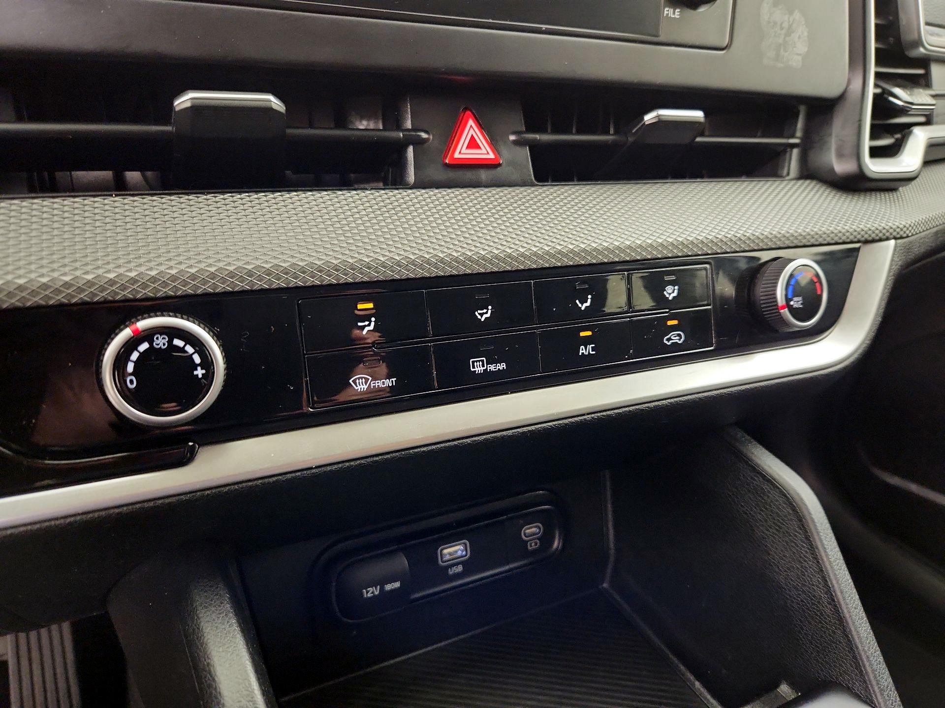 Thumbnail: 2023 Kia Sportage - 16