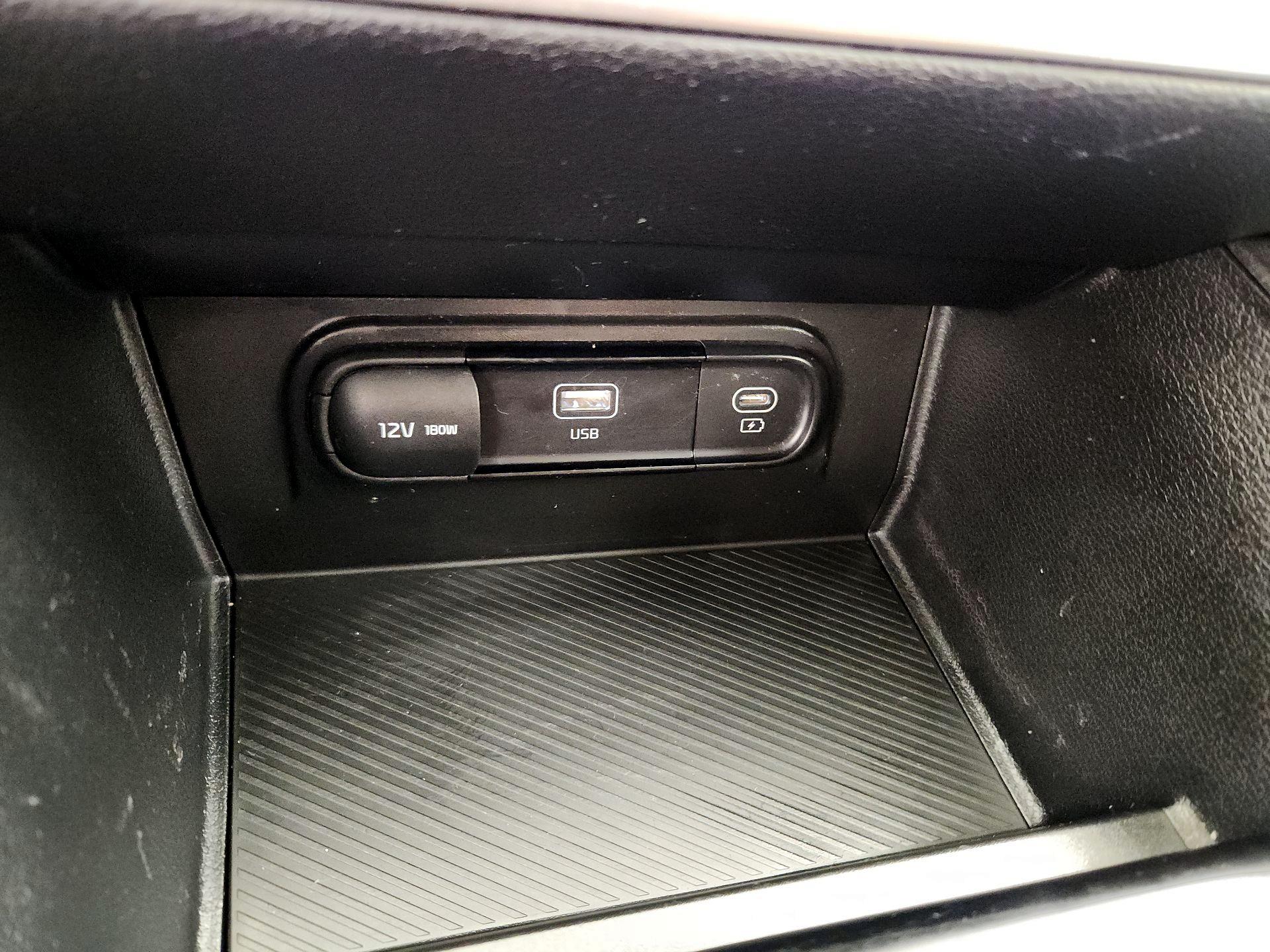 Thumbnail: 2023 Kia Sportage - 18