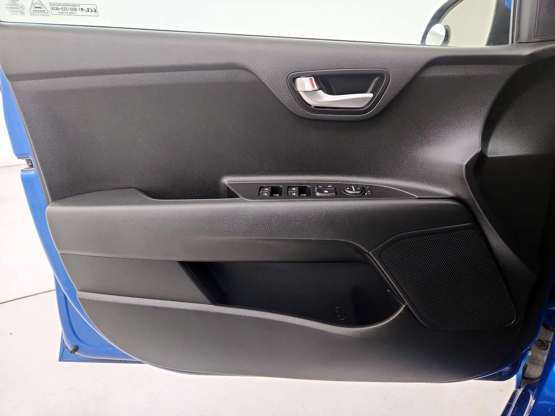 Thumbnail: 2022 Kia Rio5 - 12