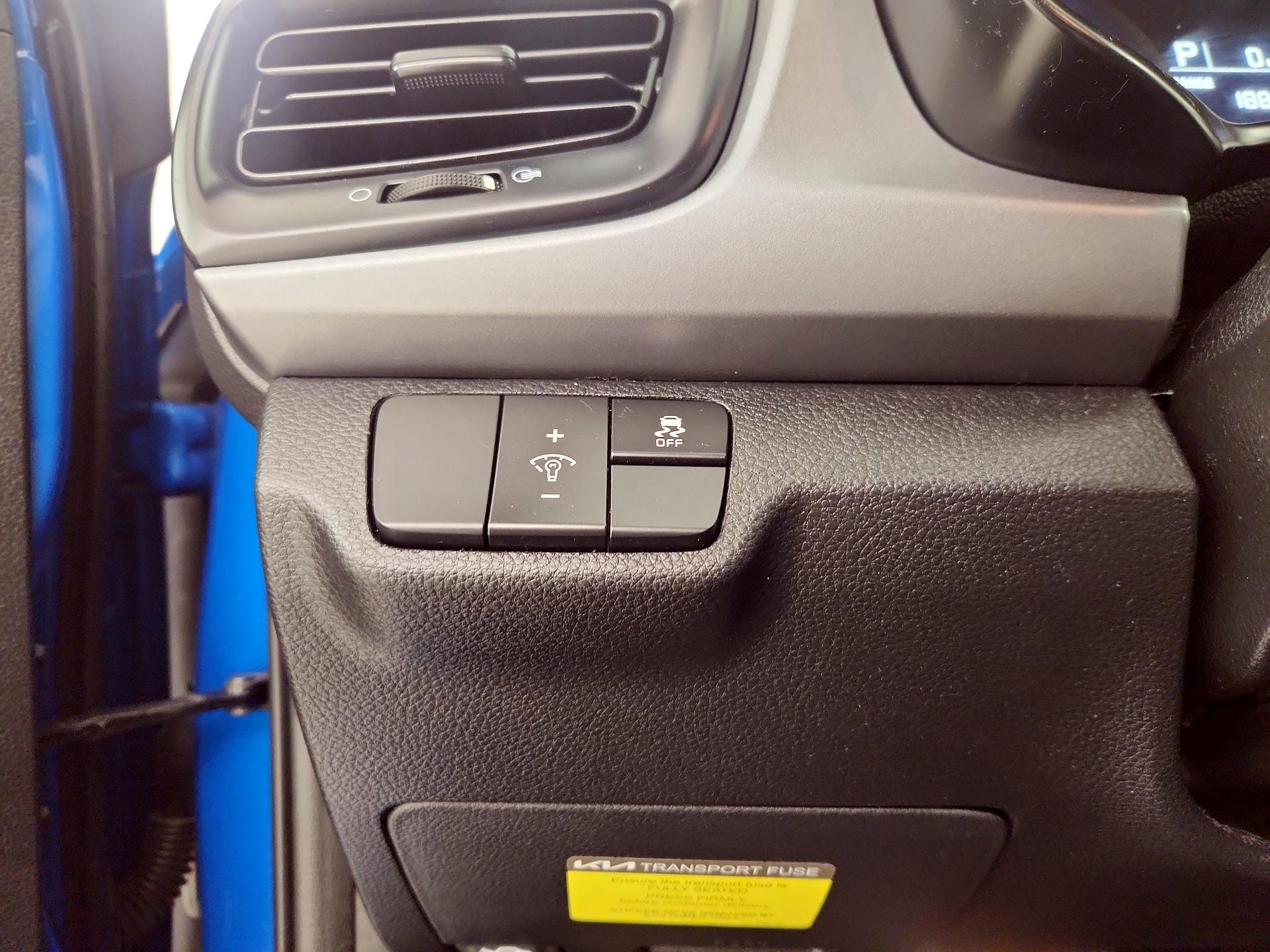 Thumbnail: 2022 Kia Rio5 - 13