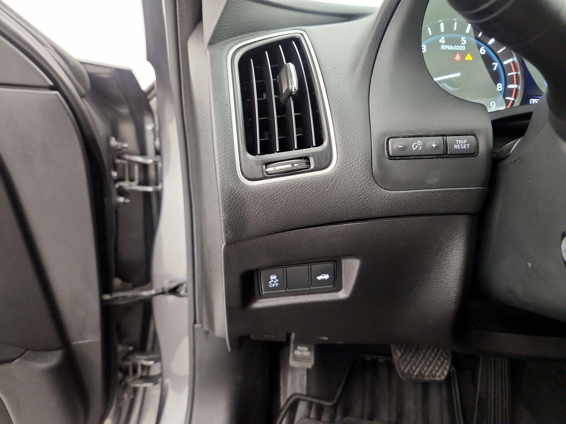 Thumbnail: 2022 INFINITI Q50 - 13