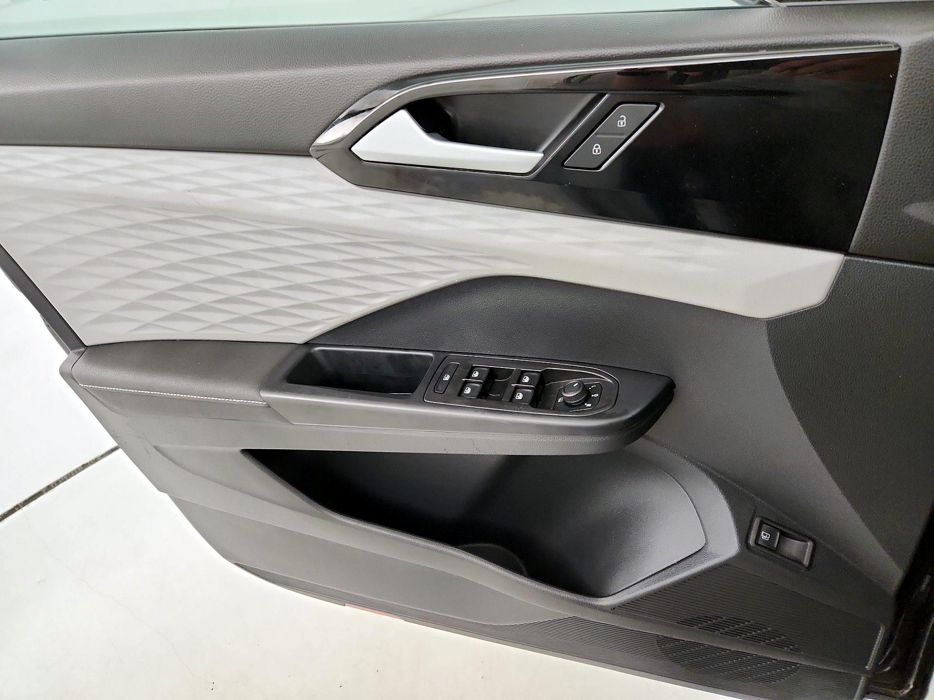 Thumbnail: 2024 Volkswagen Taos - 12