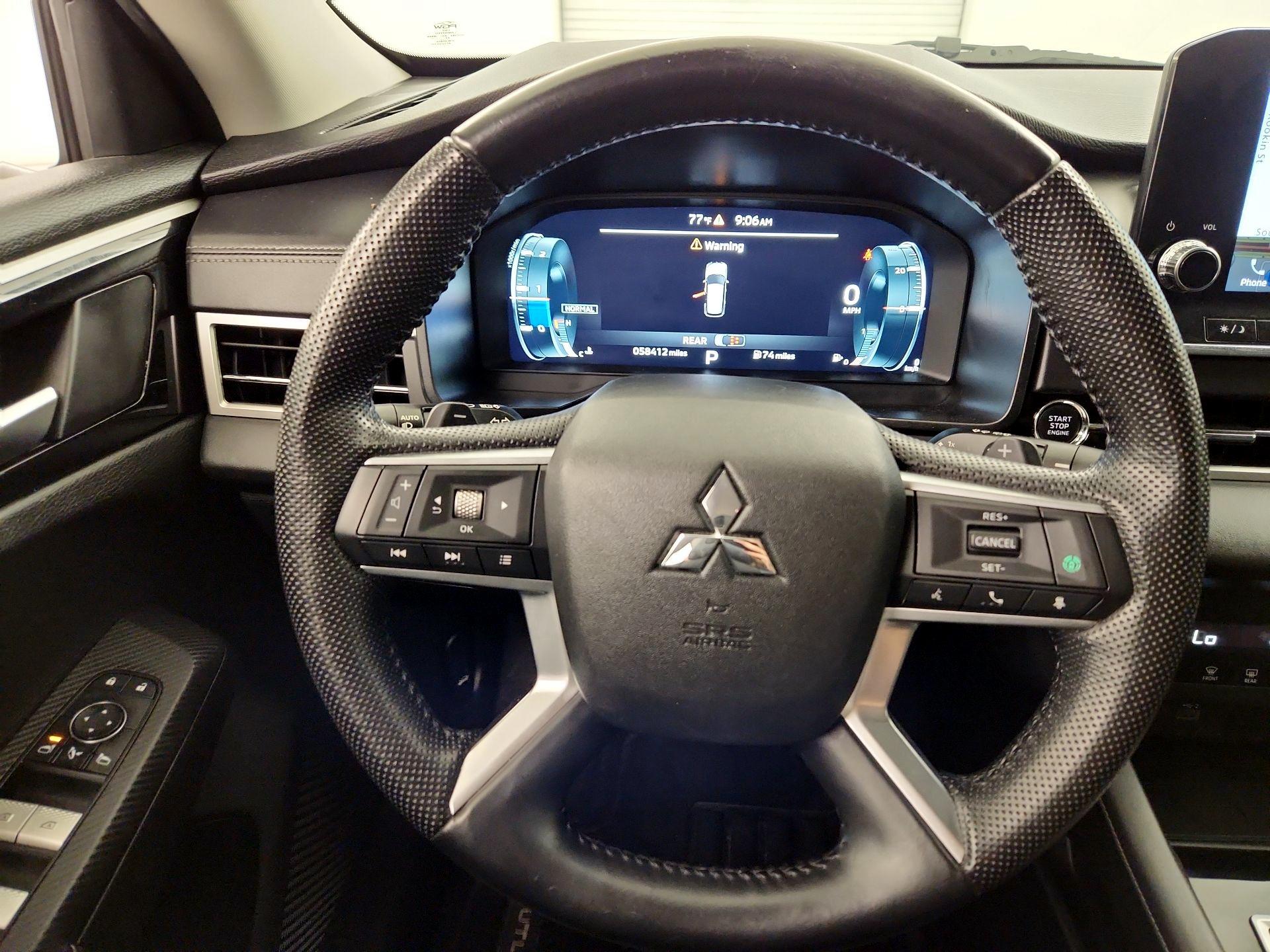 Thumbnail: 2023 Mitsubishi Outlander - 10