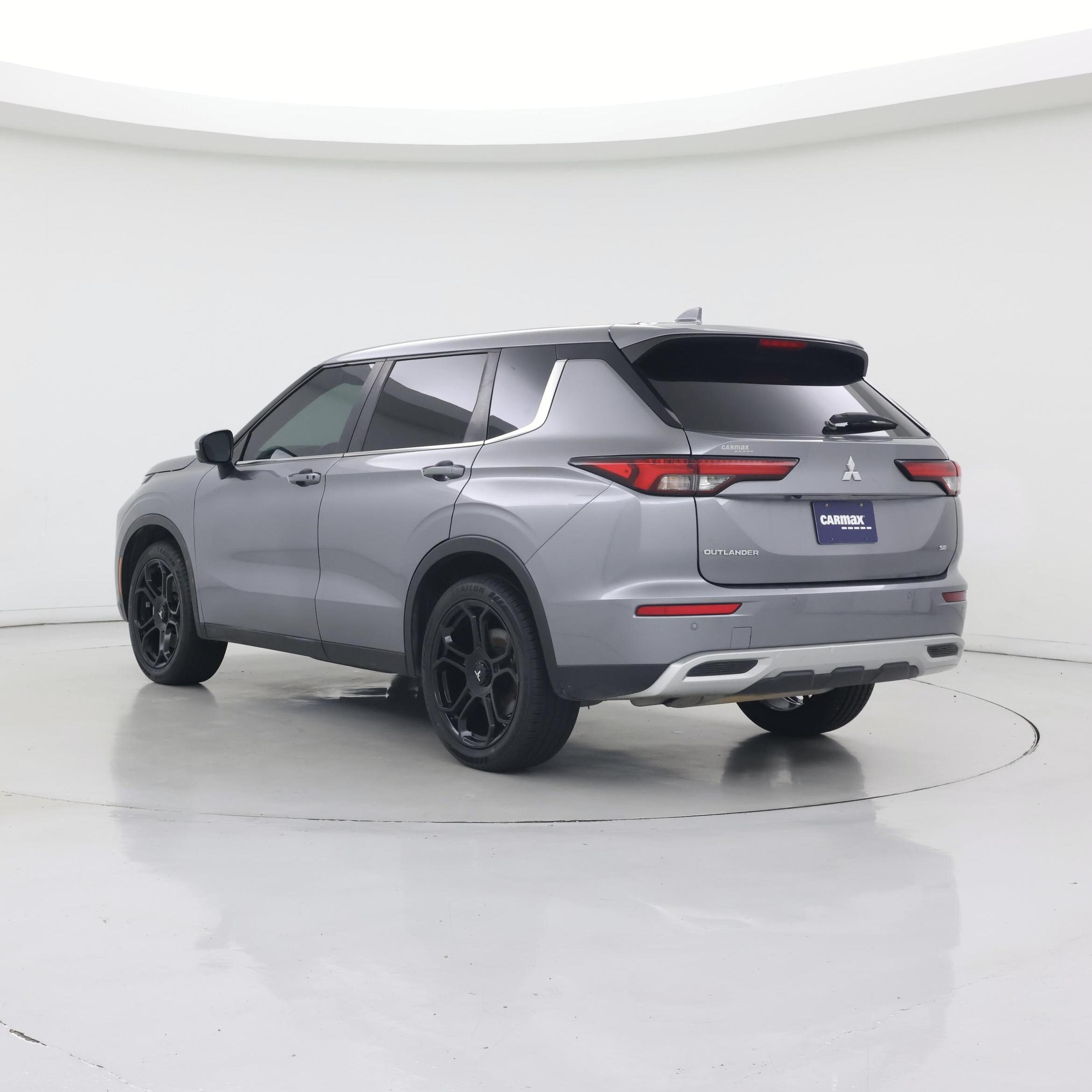 Thumbnail: 2023 Mitsubishi Outlander - 2