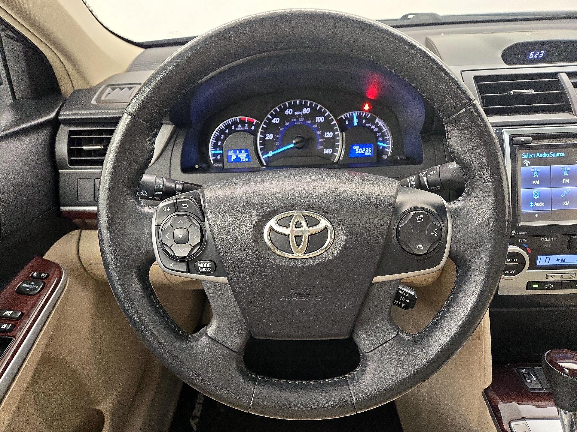 Thumbnail: 2014 Toyota Camry - 10