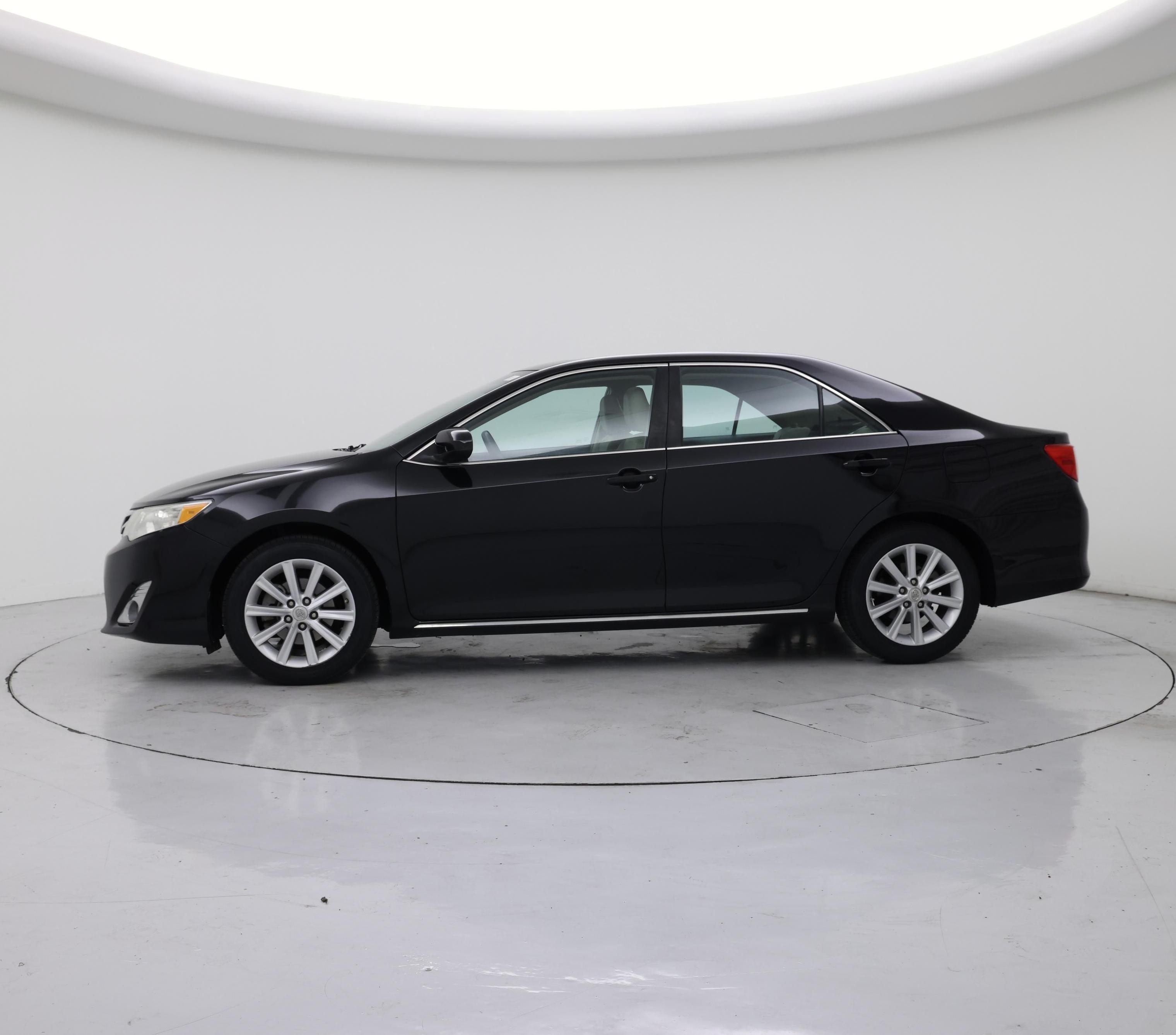 Thumbnail: 2014 Toyota Camry - 3