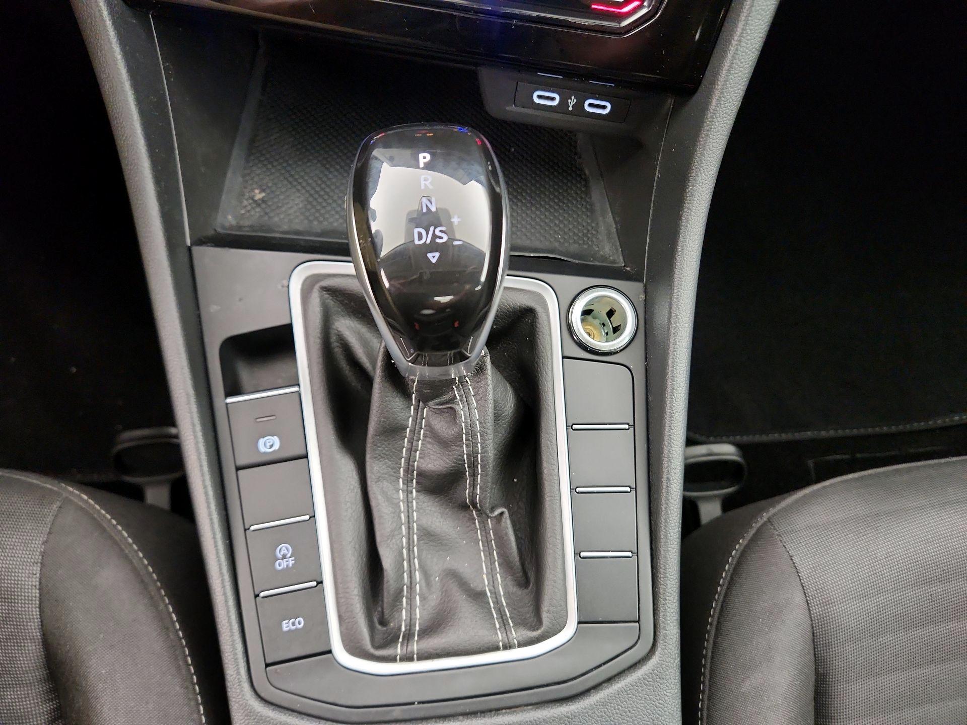 Thumbnail: 2025 Volkswagen Jetta - 17