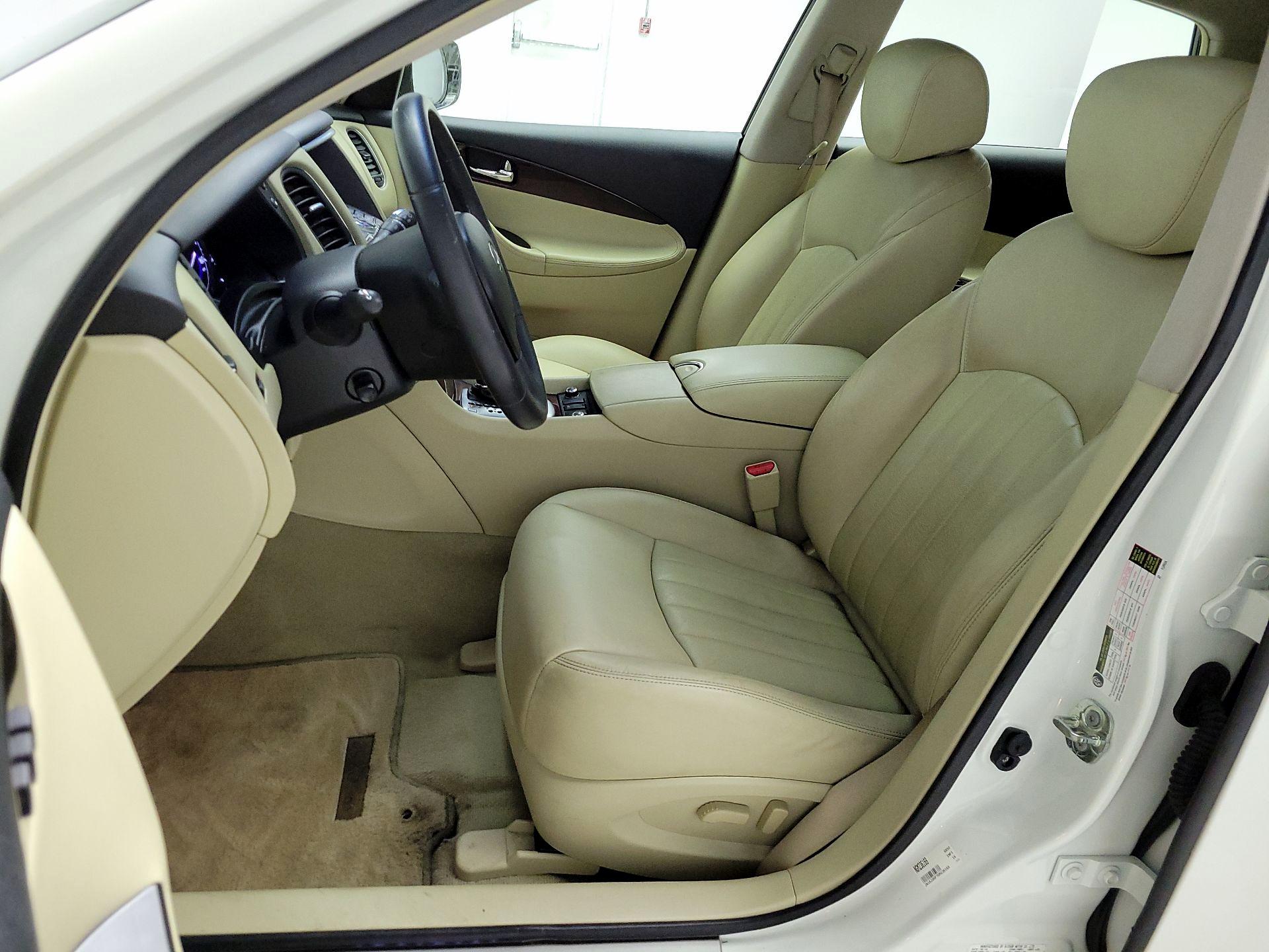 Thumbnail: 2016 INFINITI QX50 - 11