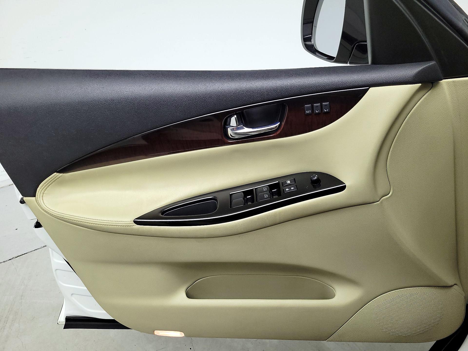 Thumbnail: 2016 INFINITI QX50 - 12