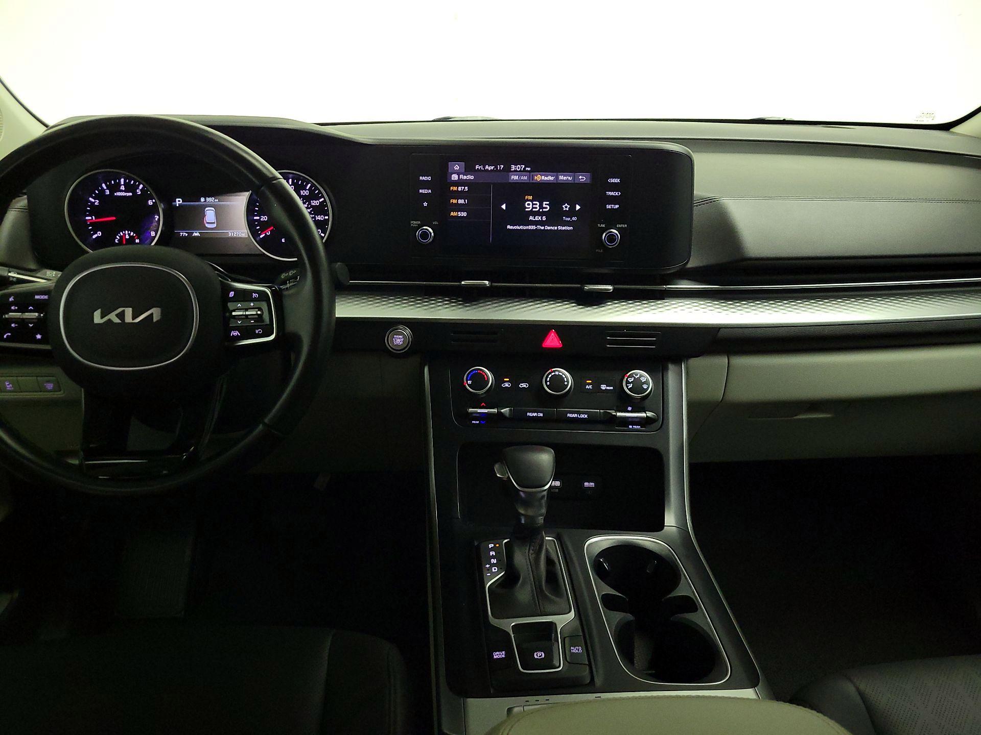 Thumbnail: 2023 Kia Carnival - 9