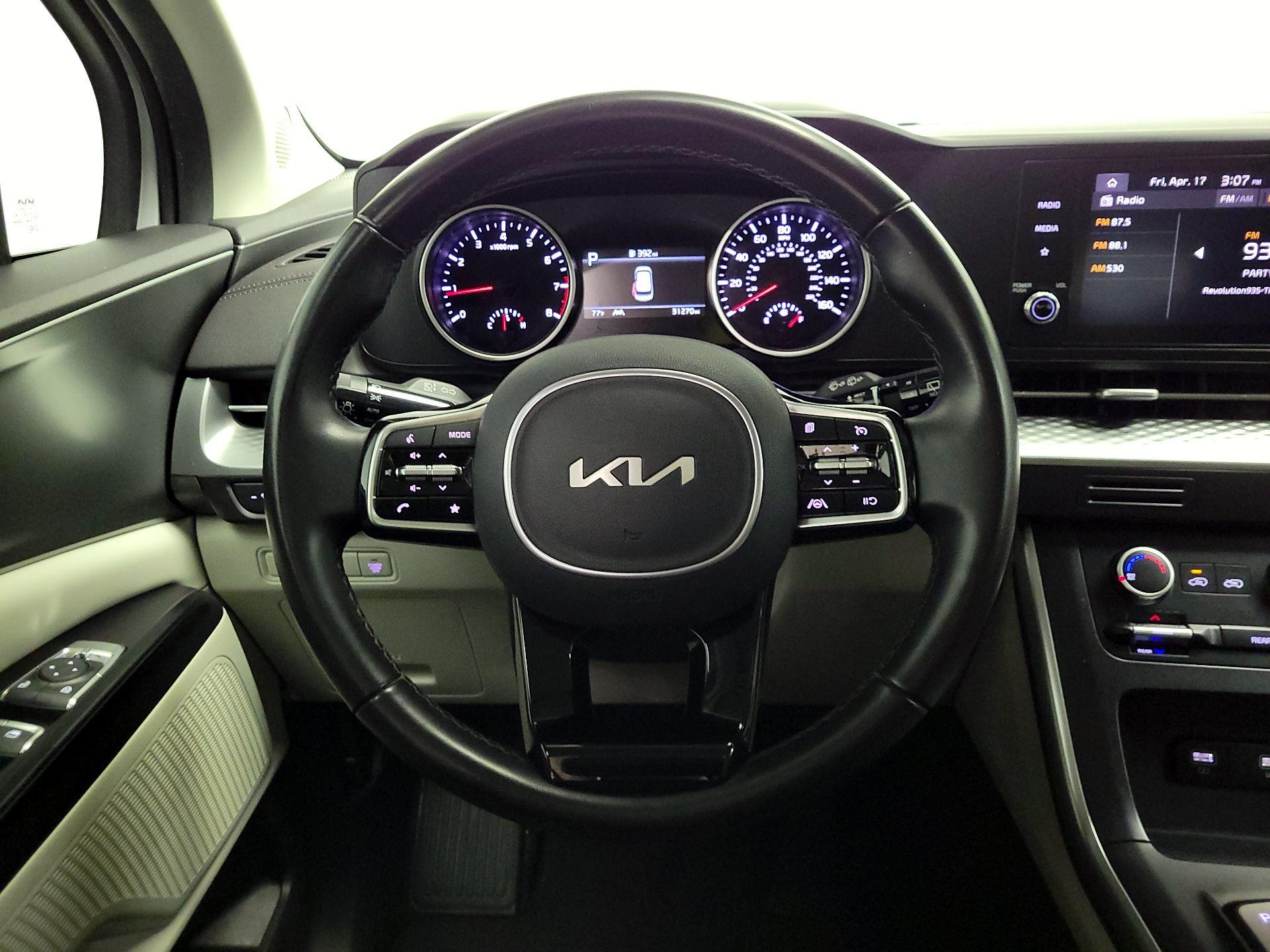 Thumbnail: 2023 Kia Carnival - 10