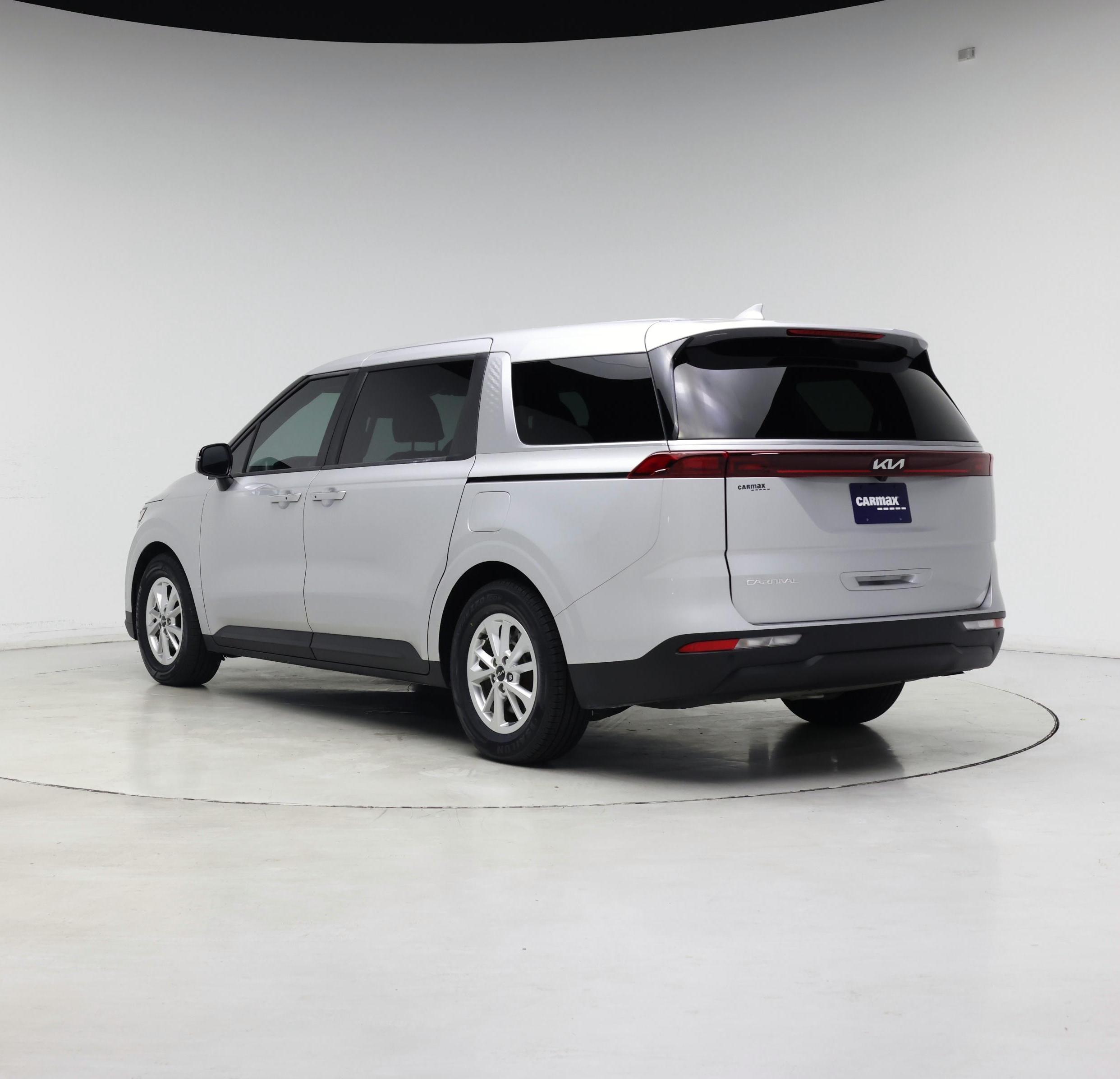 Thumbnail: 2023 Kia Carnival - 2