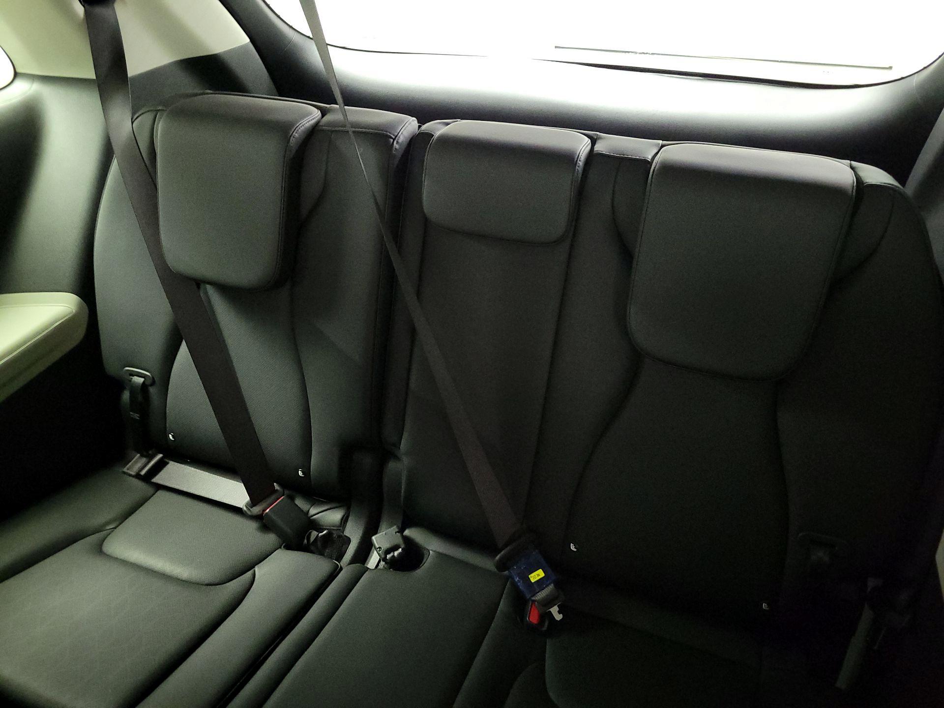 Thumbnail: 2023 Kia Carnival - 20