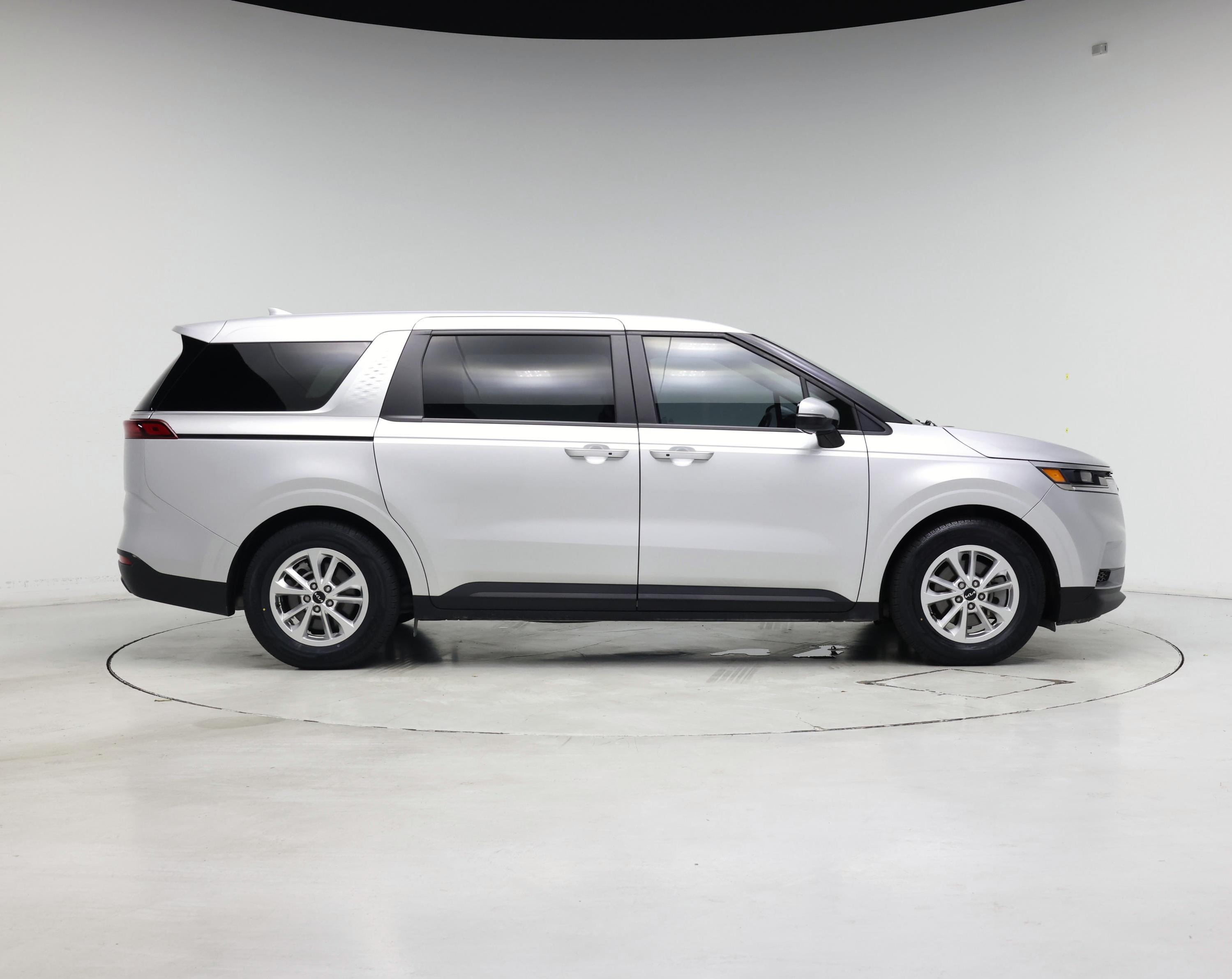 Thumbnail: 2023 Kia Carnival - 7