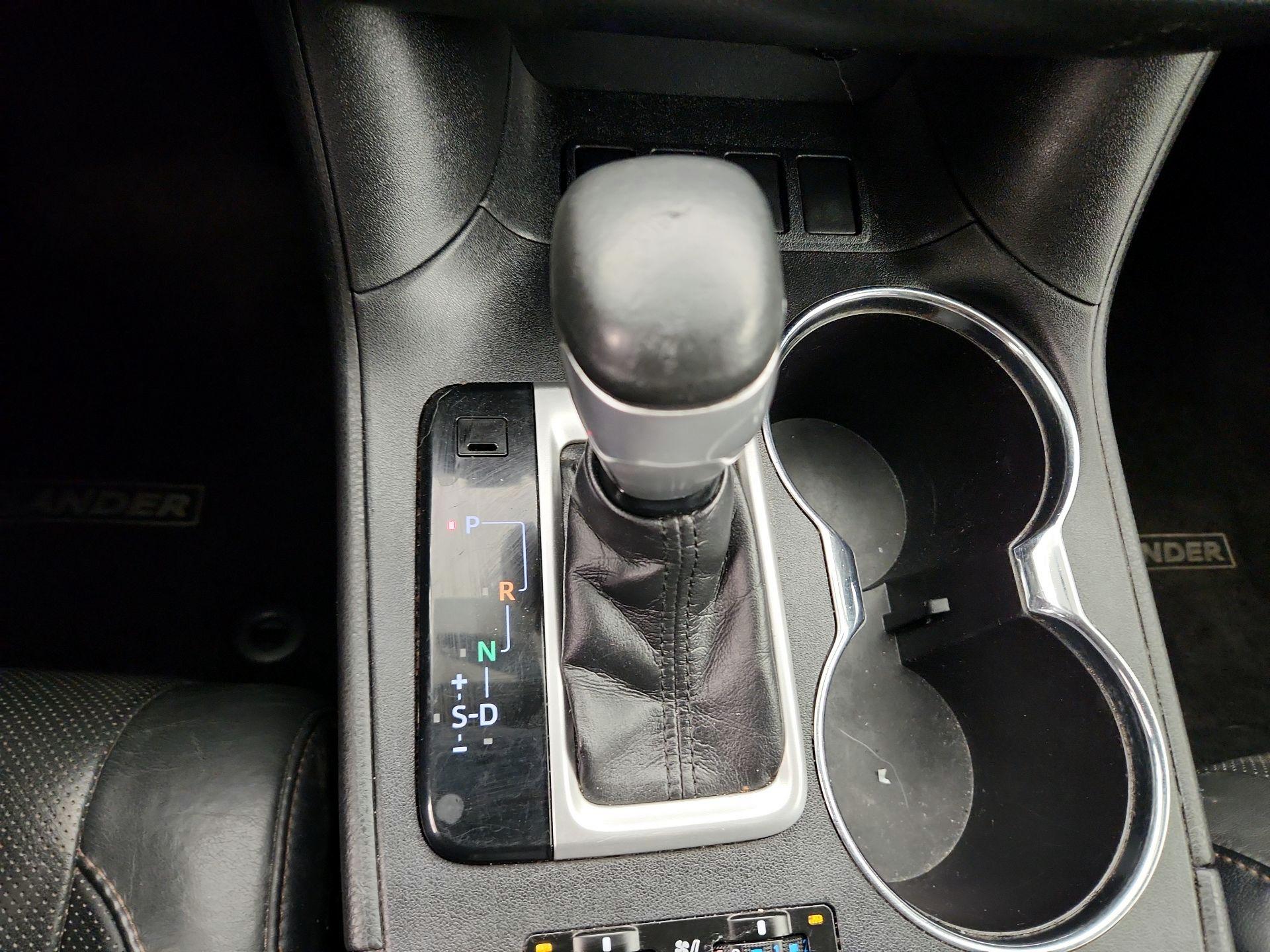 Thumbnail: 2015 Toyota Highlander - 17