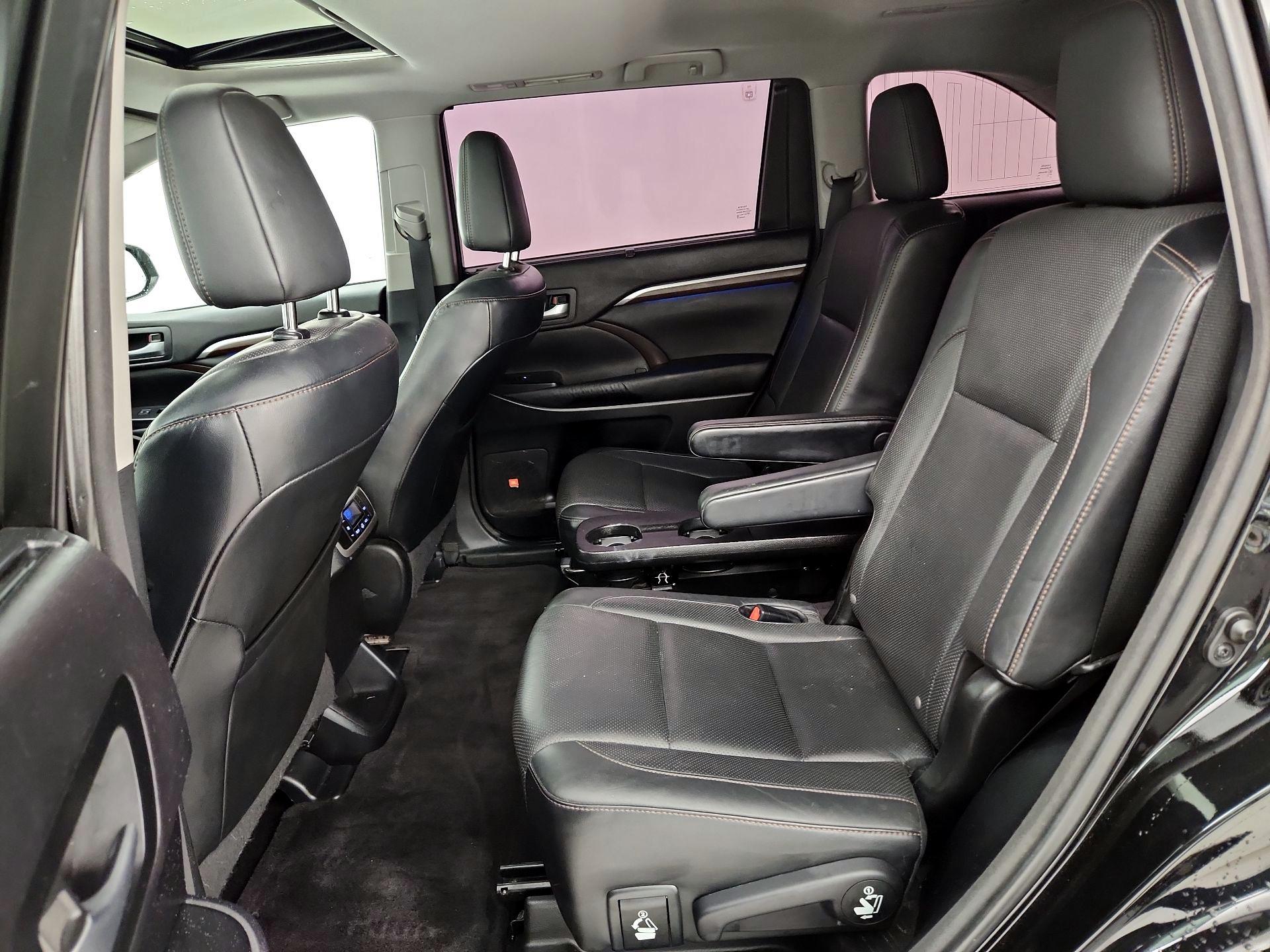 Thumbnail: 2015 Toyota Highlander - 20