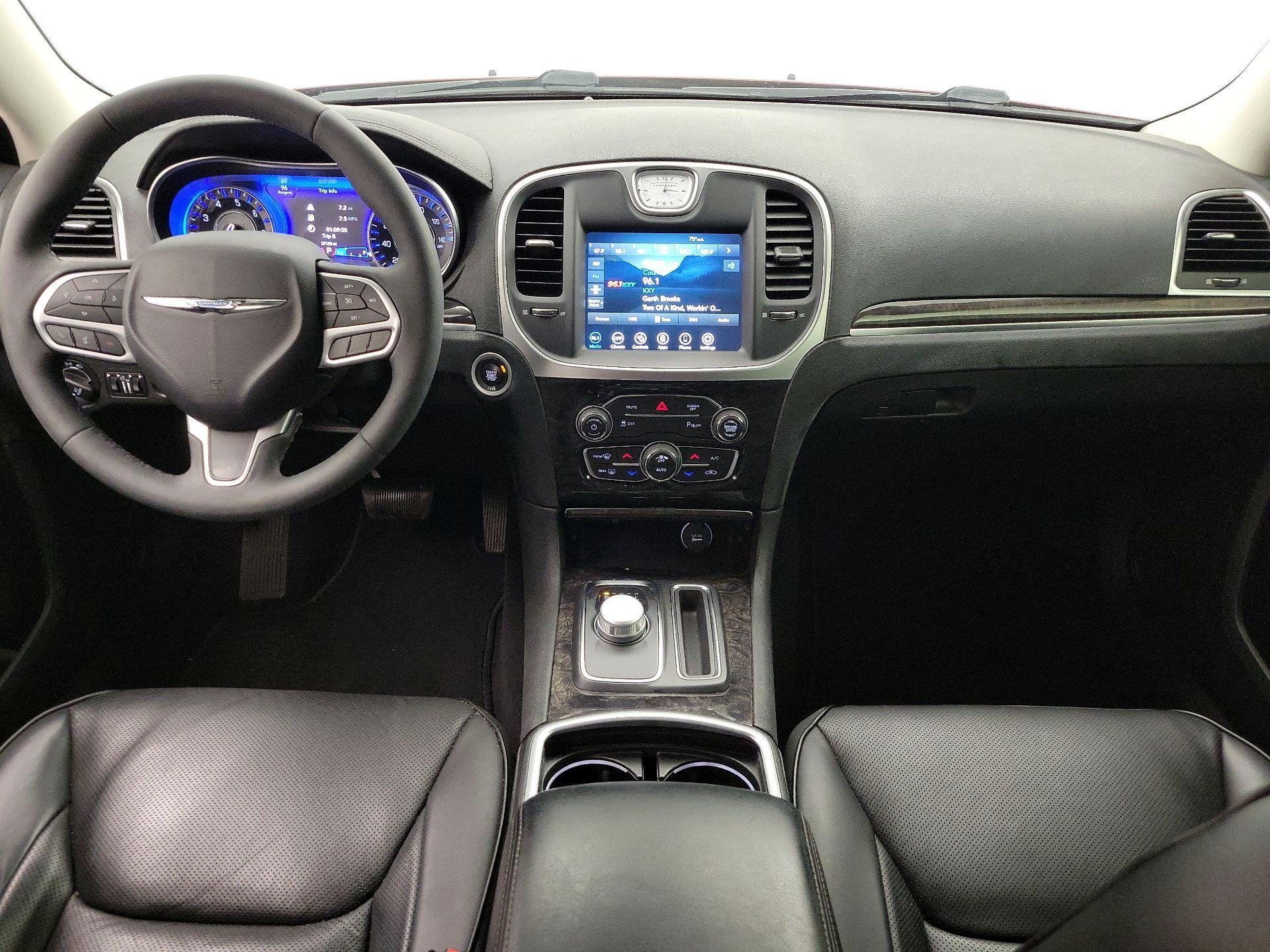 Thumbnail: 2023 Chrysler 300 - 9
