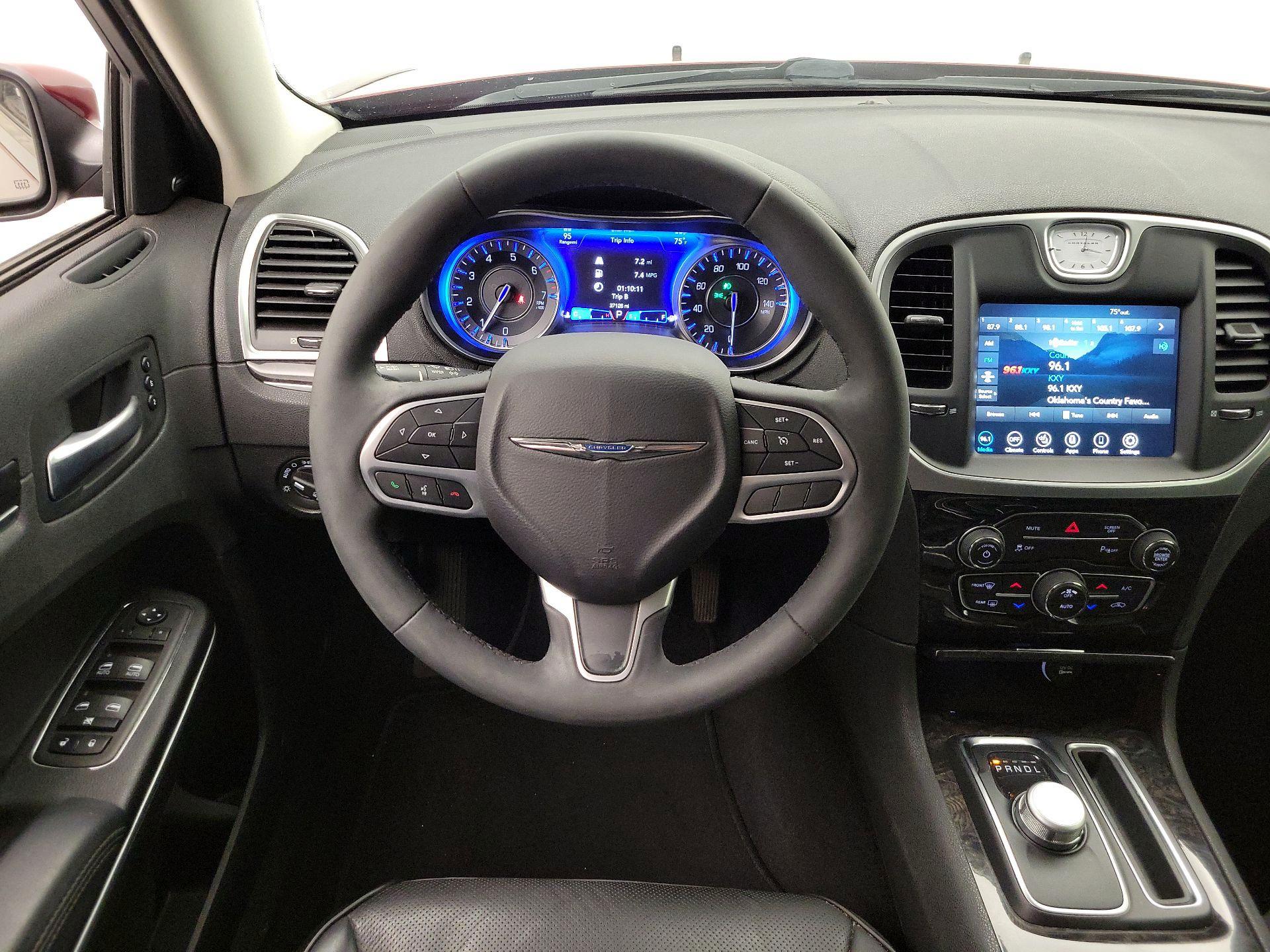 Thumbnail: 2023 Chrysler 300 - 10