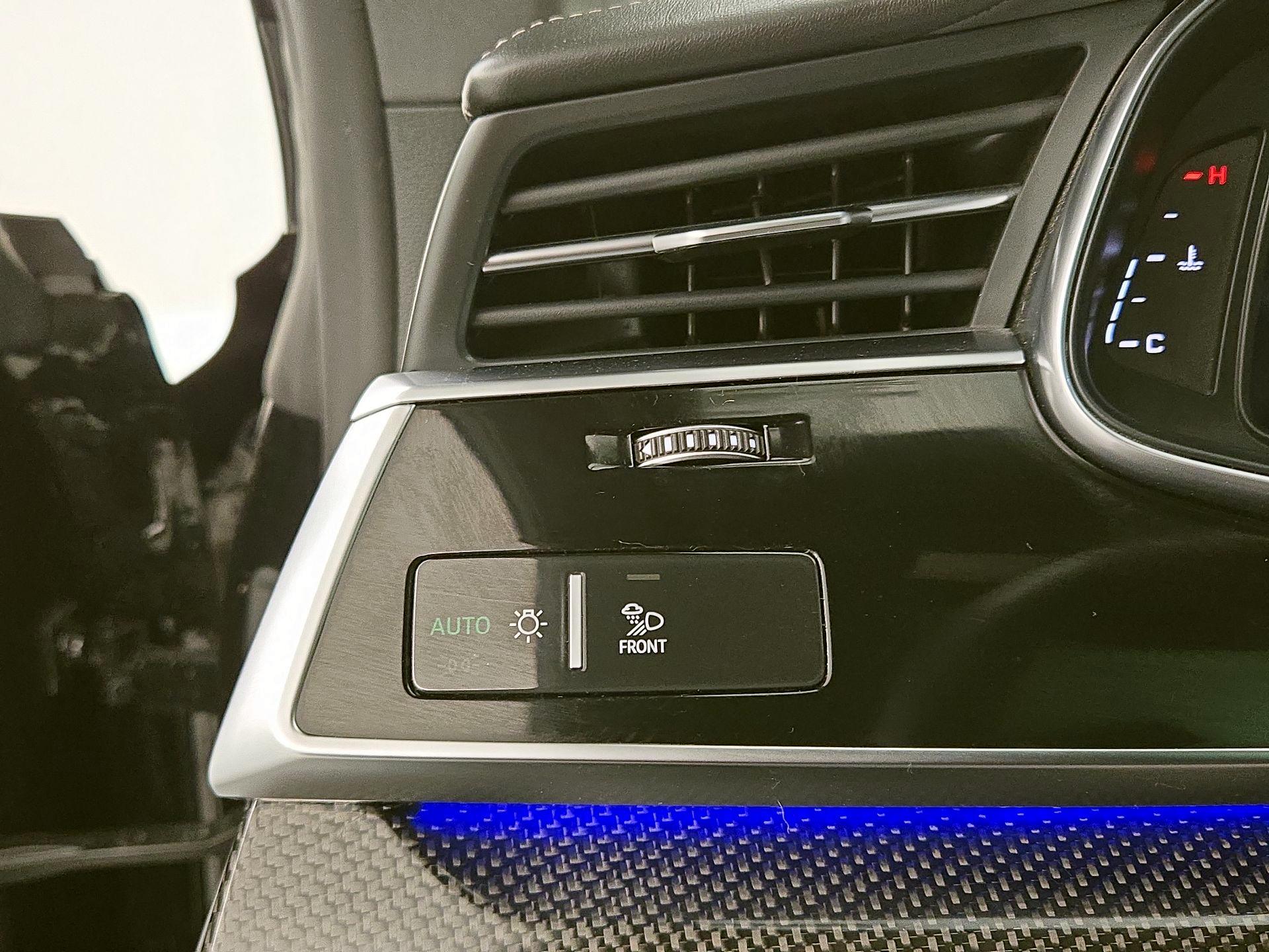 Thumbnail: 2023 Audi SQ8 - 13