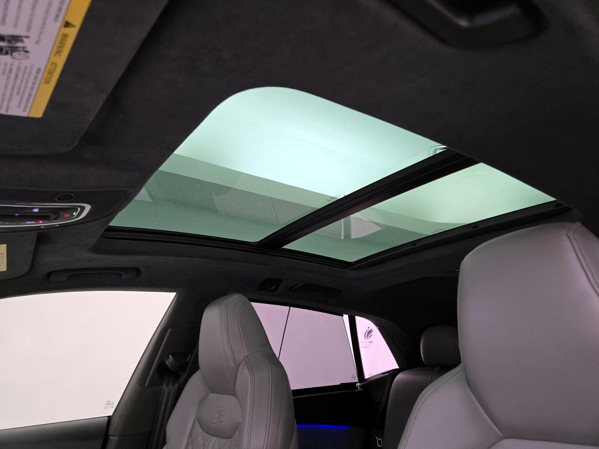 Thumbnail: 2023 Audi SQ8 - 20