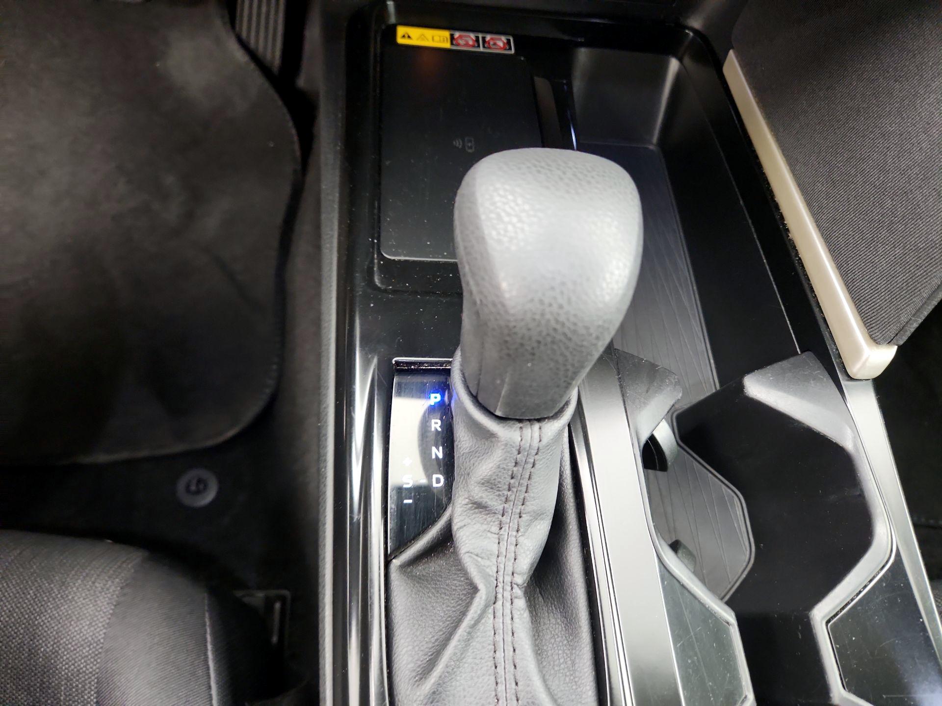 Thumbnail: 2025 Toyota Camry - 17