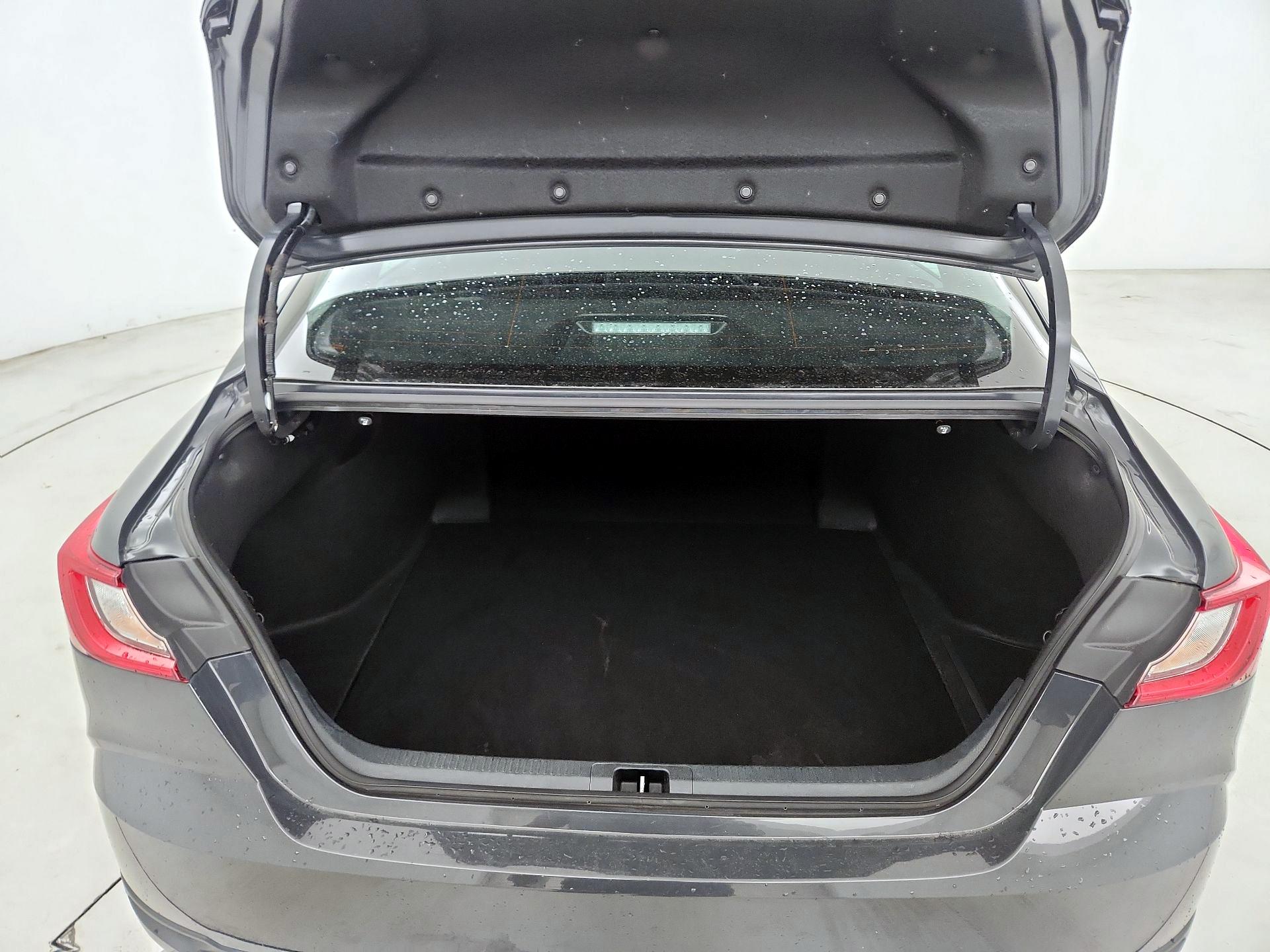 Thumbnail: 2025 Toyota Camry - 20