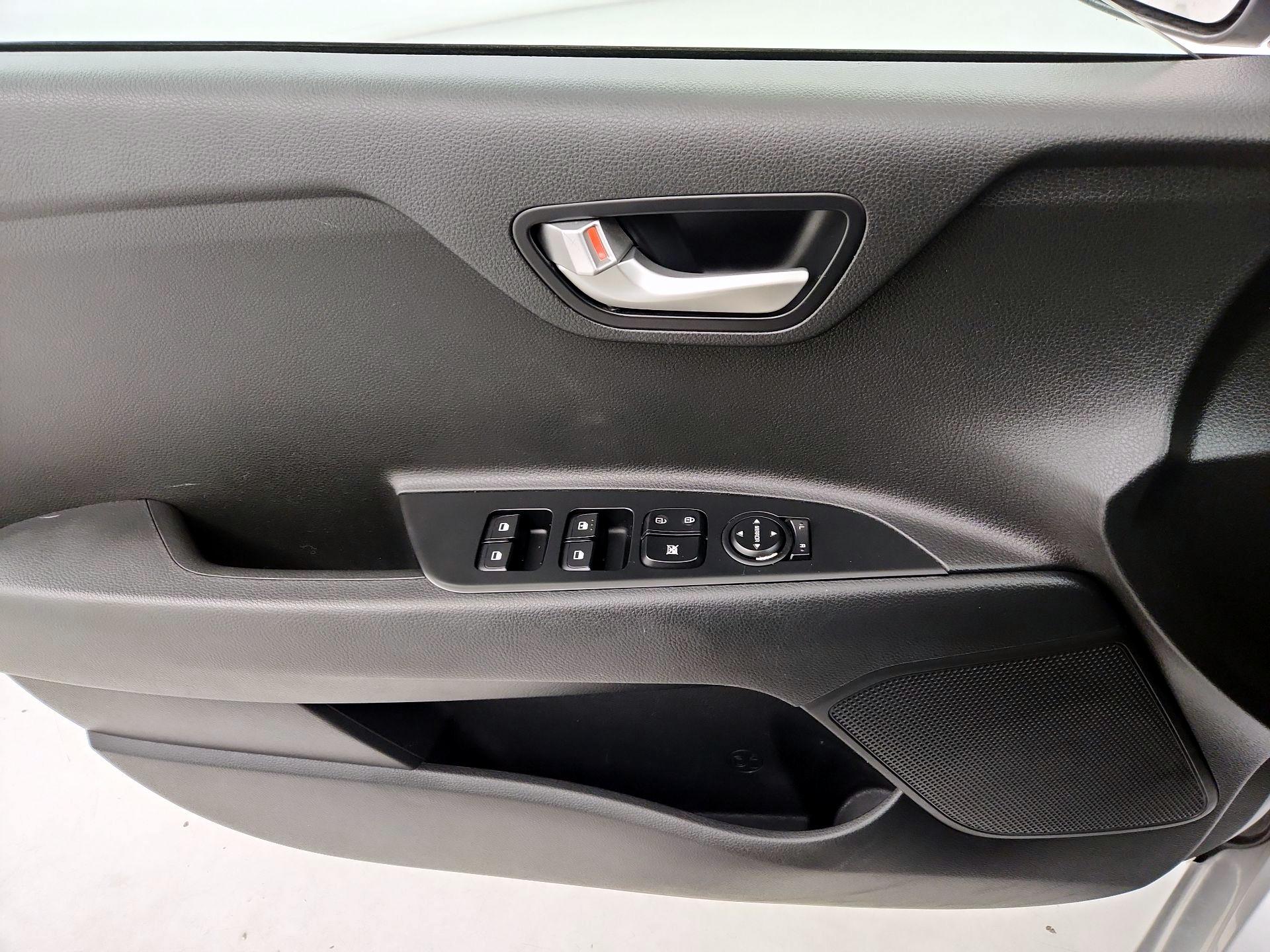 Thumbnail: 2023 Kia Rio - 12