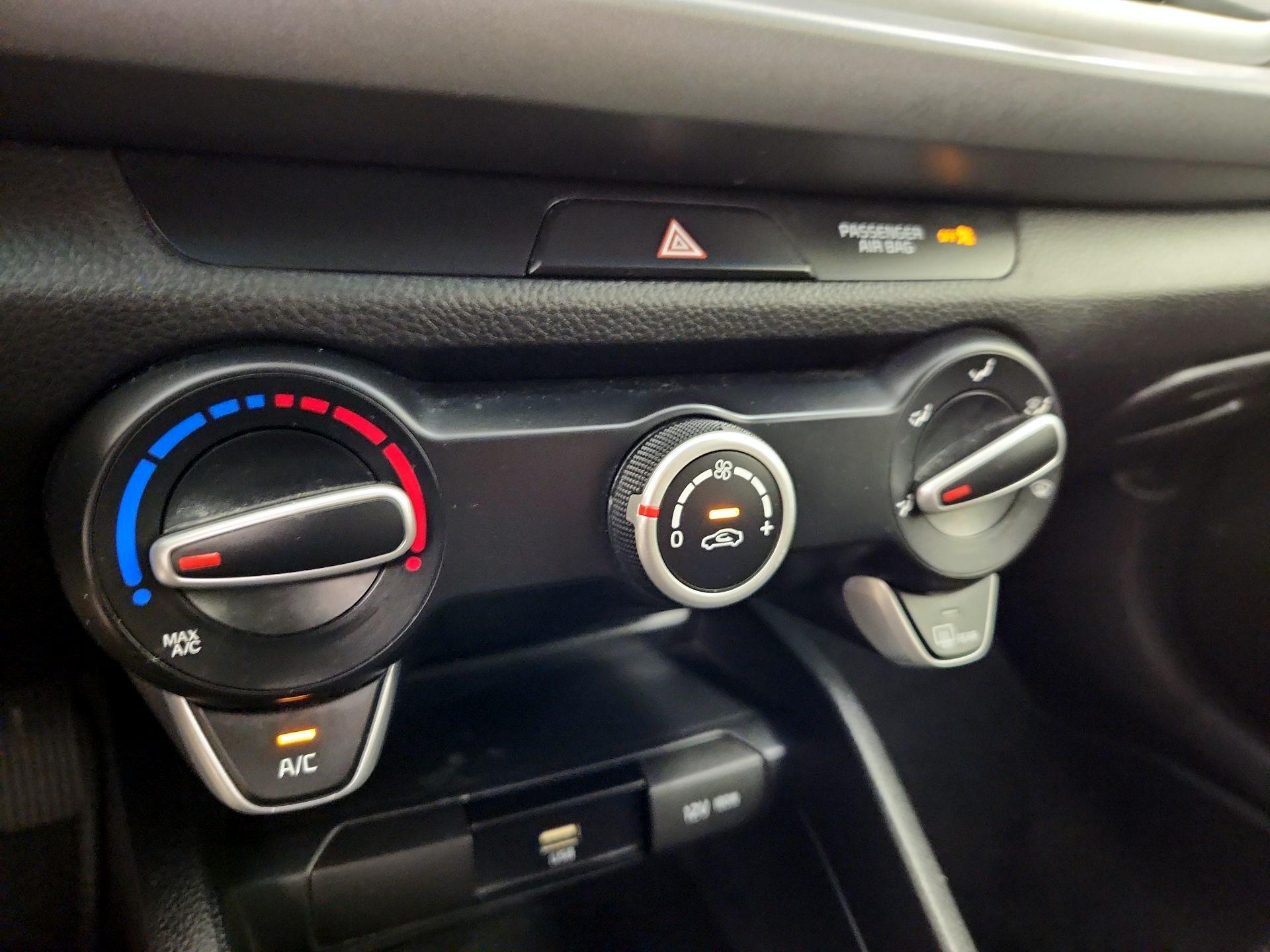 Thumbnail: 2023 Kia Rio - 16