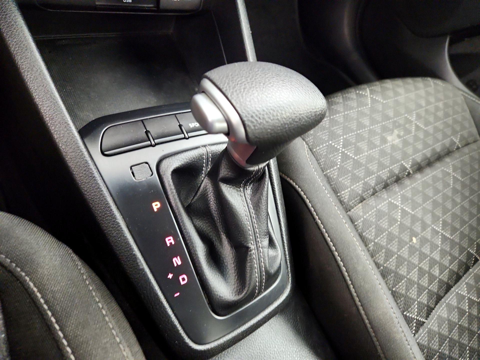 Thumbnail: 2023 Kia Rio - 17