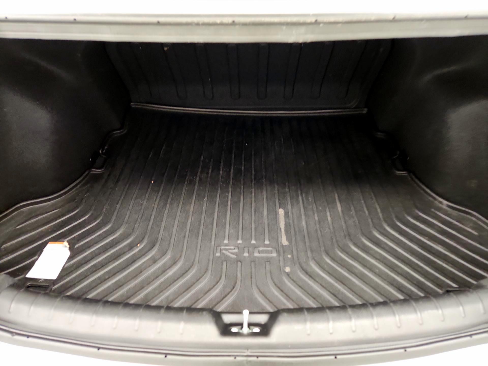 Thumbnail: 2023 Kia Rio - 20