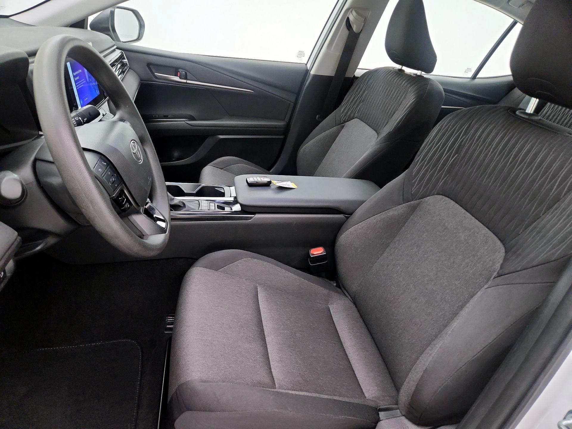 Thumbnail: 2025 Toyota Camry - 11