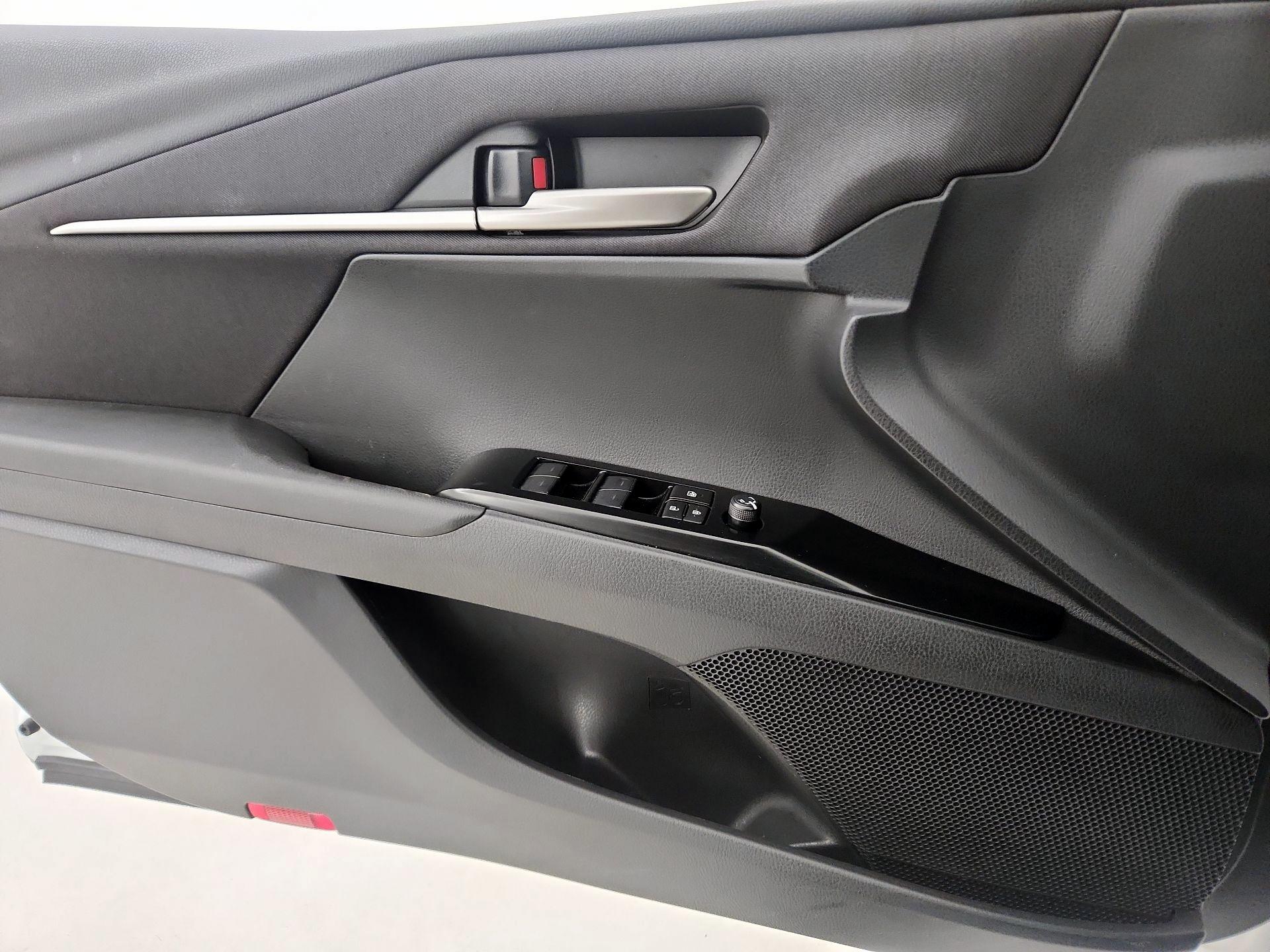 Thumbnail: 2025 Toyota Camry - 12