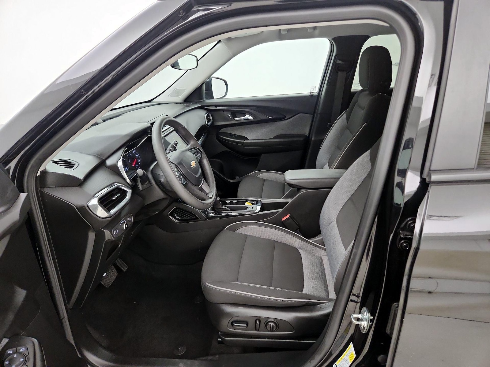 2023 Chevrolet TrailBlazer LT - Photo 12